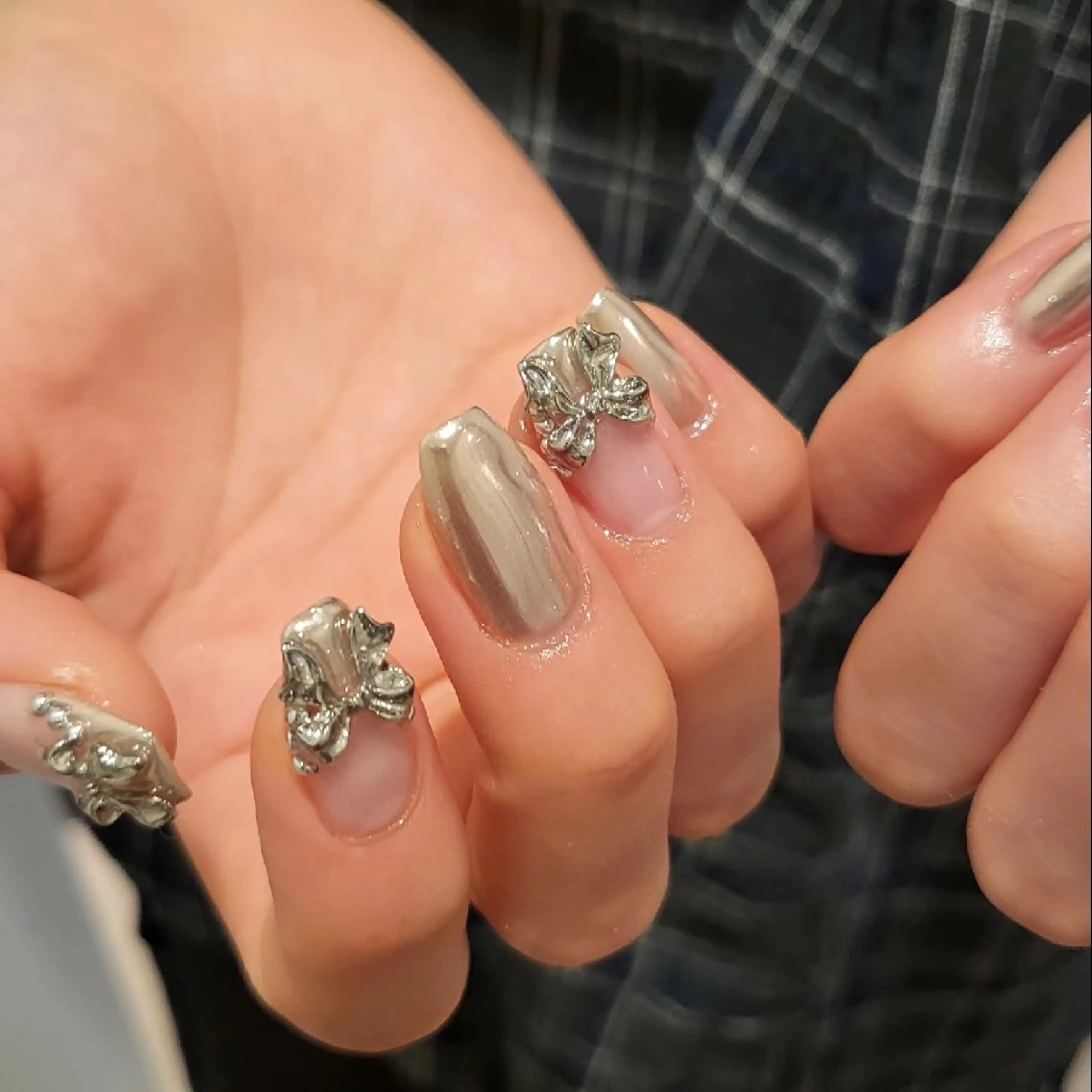 ネイル ハンドネイル フットネイル ハンドケア ease NAIL SALONのネイルデザイン