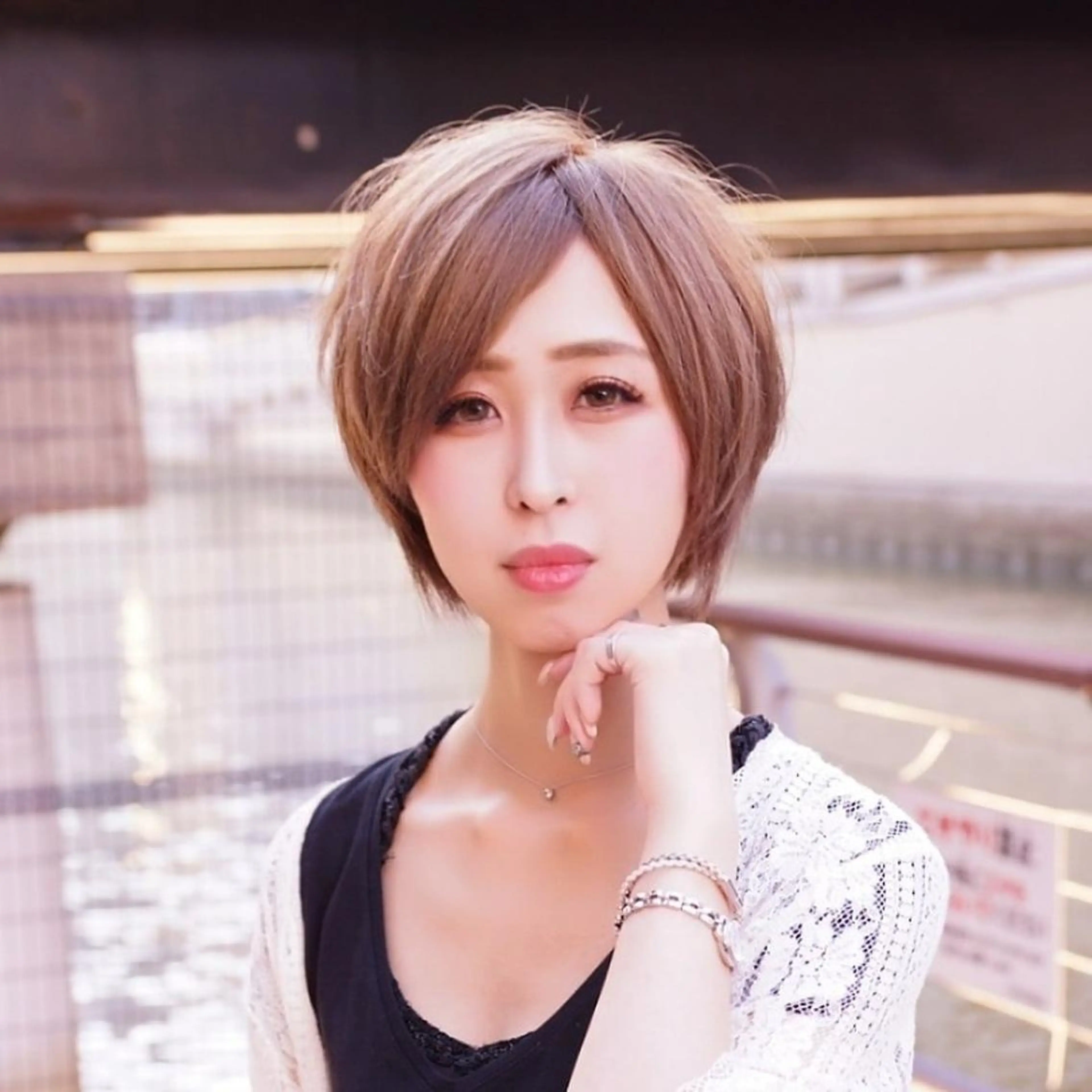 ショート カラー 東心斎橋peace 豆柴サロンのヘアスタイル