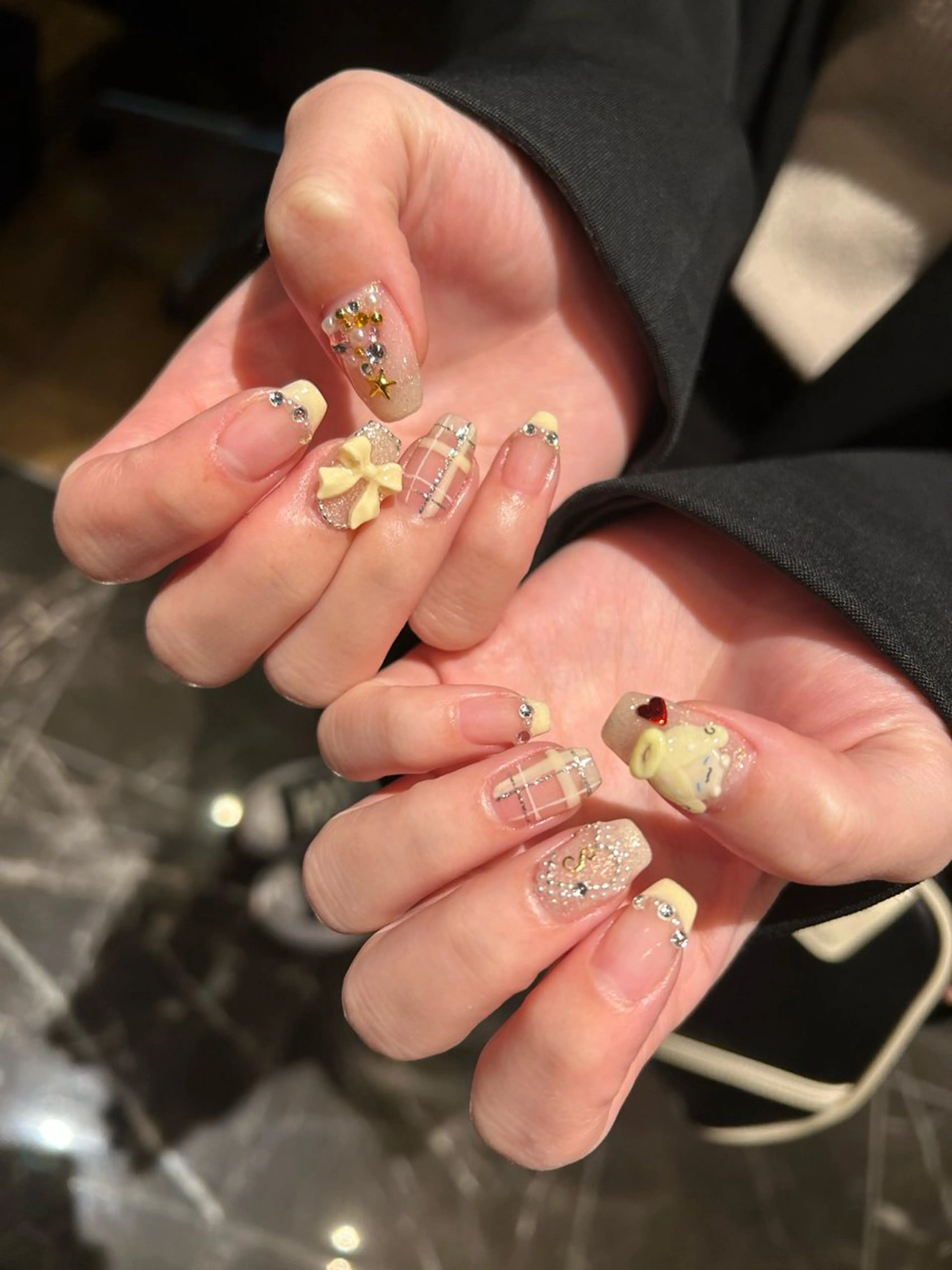 ネイル フレンチネイル 持ち込み EmaNail天満橋店所属・EmaNail Risaのネイルデザイン