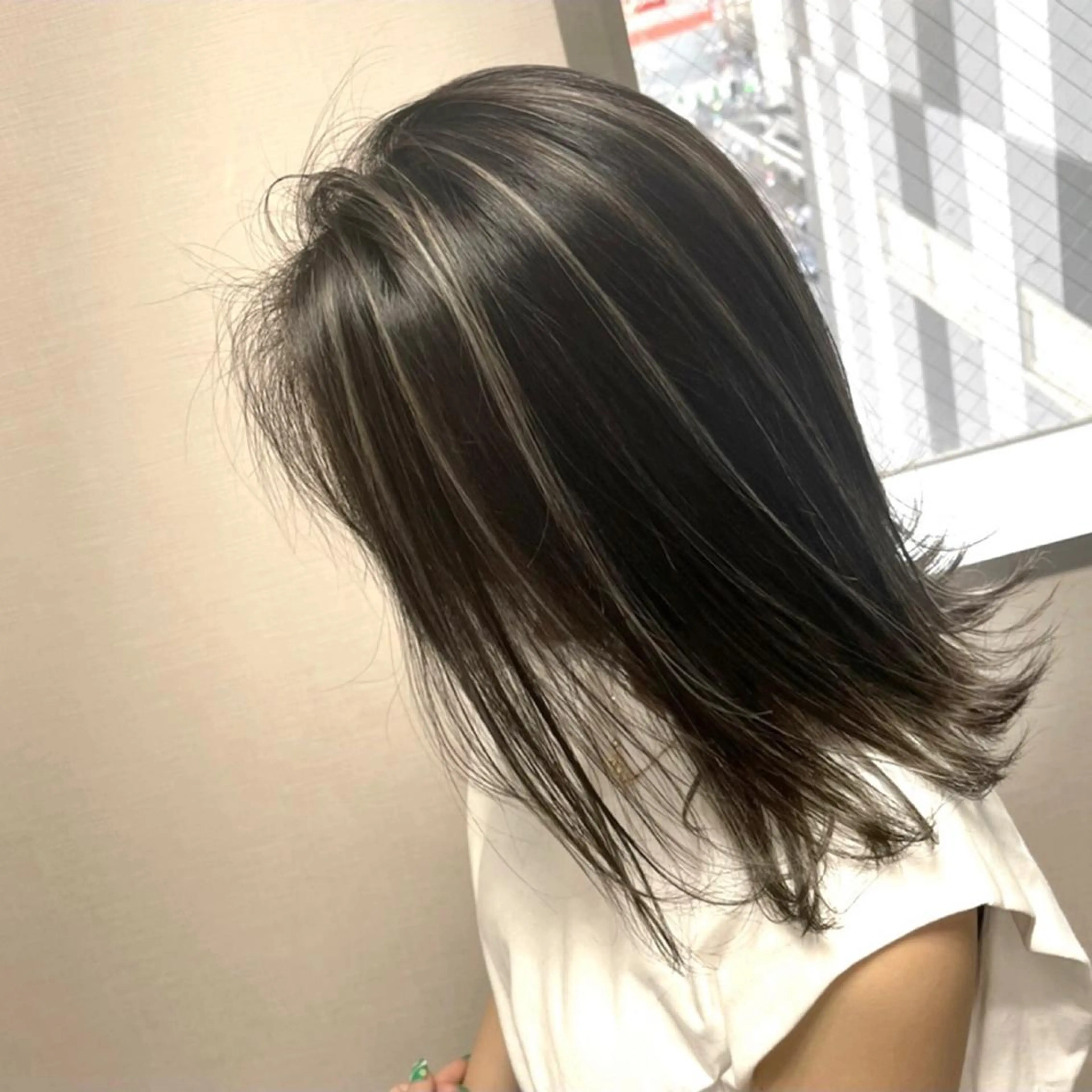 ミディアム カラー ブリーチ ハイライトカラー 外国人風カラー ハイライト ヘアカラー 松井那津子 /ハイライトブリーチのヘアスタイル