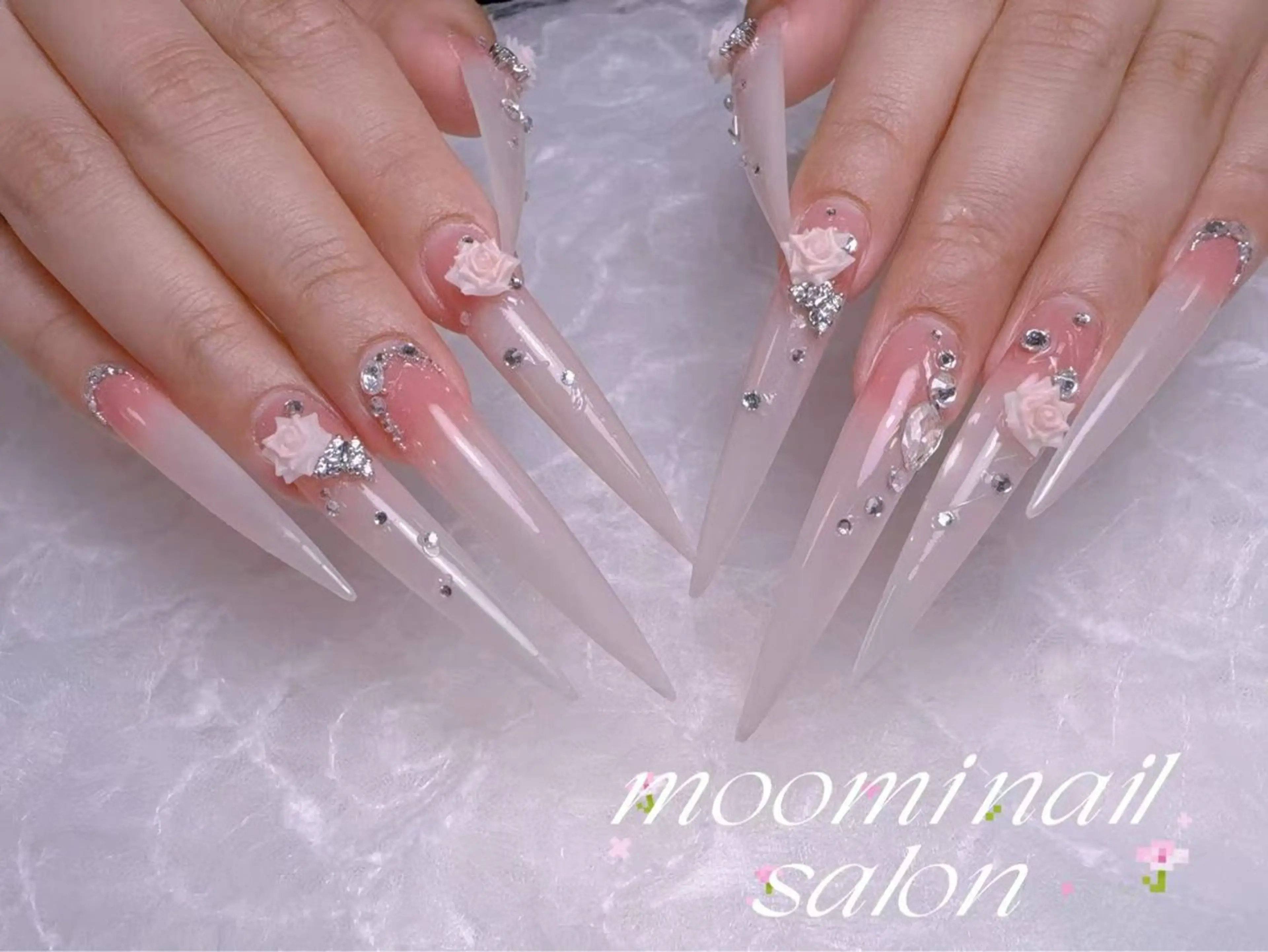 ロング ハンドネイル Moomi あずりのネイルデザイン