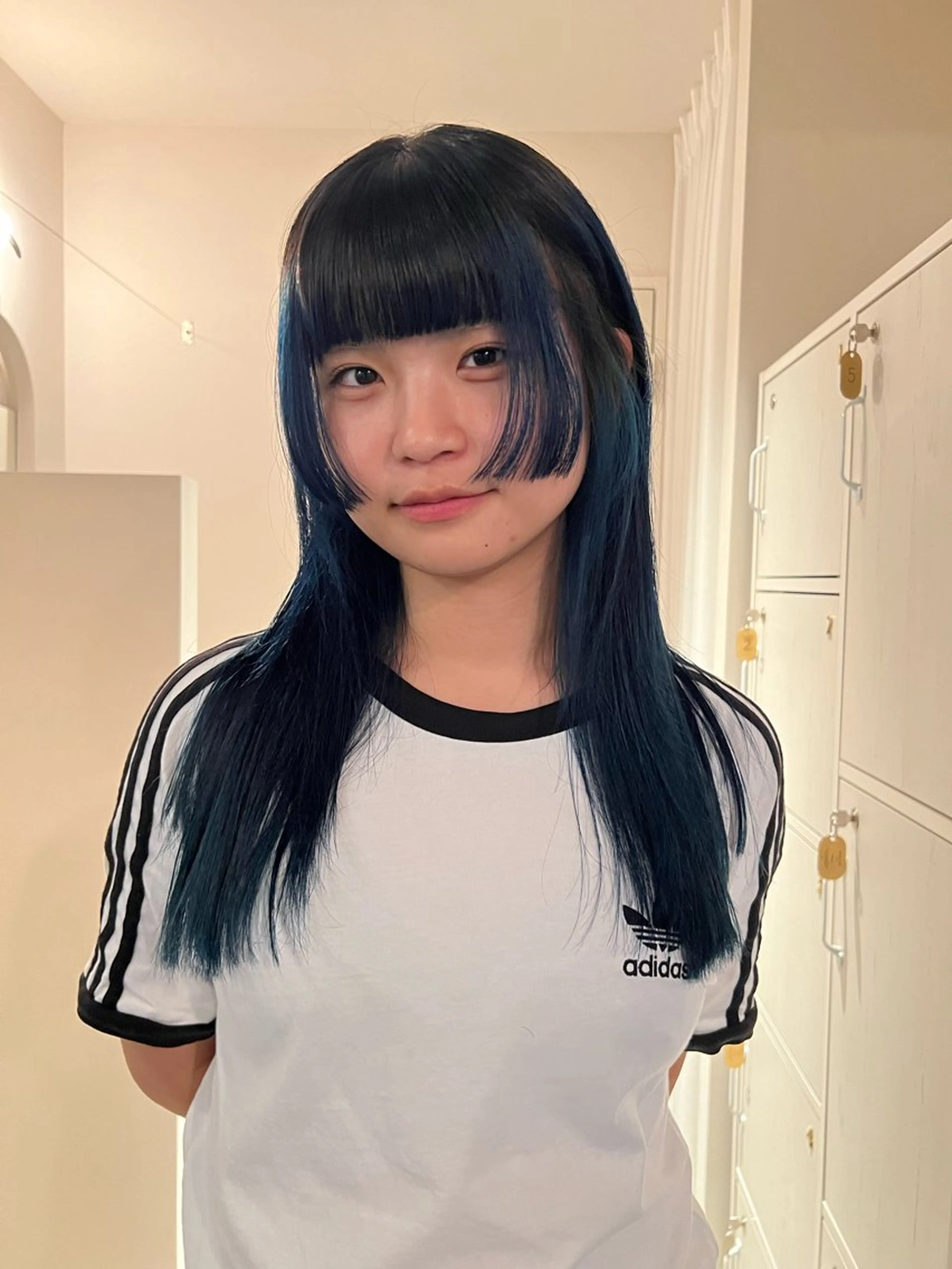セミロング カラー 伊藤 美咲のヘアスタイル