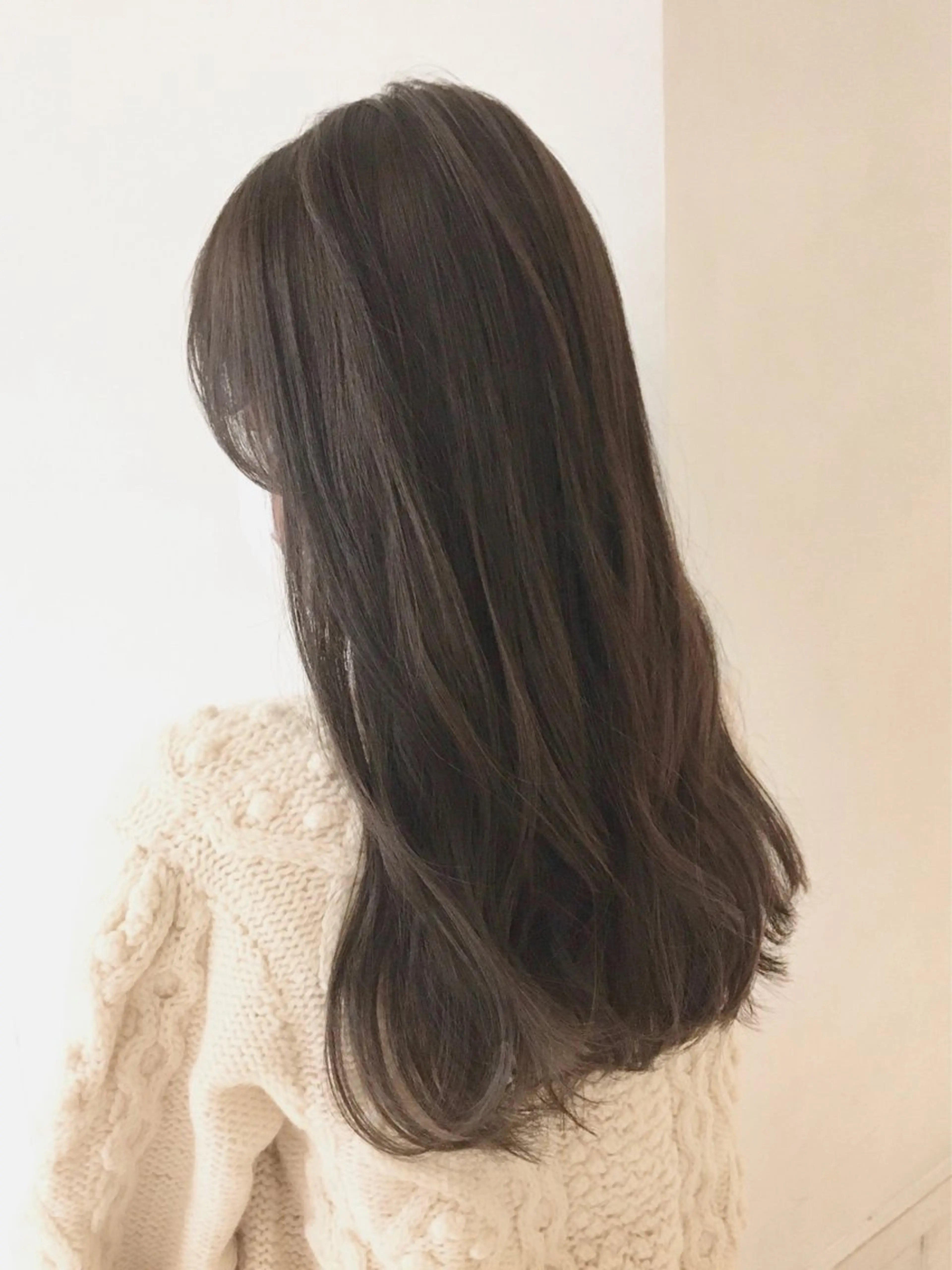 ロング カラー ヘアアレンジ ベージュカラー ブリーチ ブリーチなしカラー Lien所属・marika  / ボブ・オリーブカラーのヘアスタイル