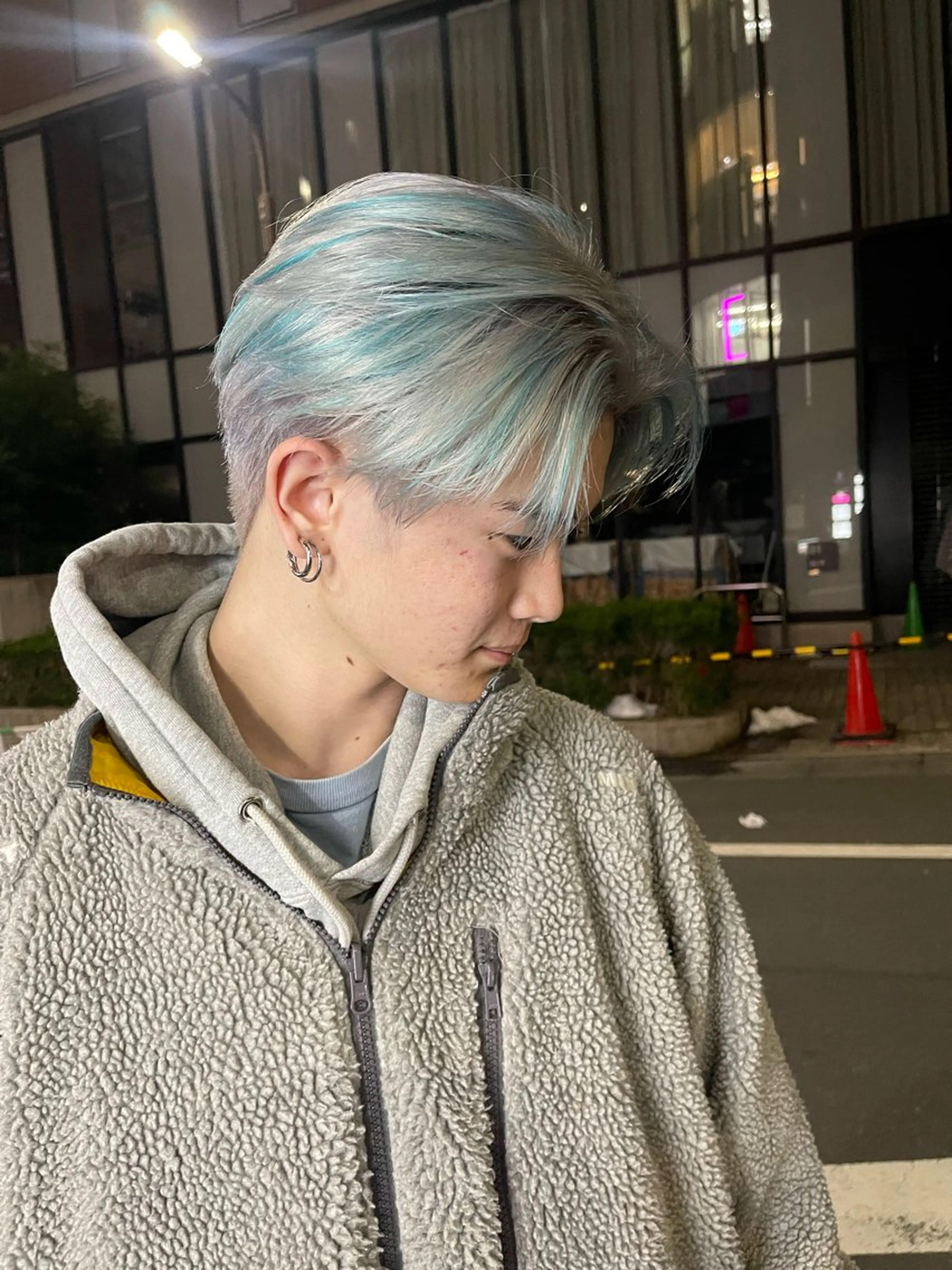 ショート ハイライト ヘアカラー ハイトーン、艶カラー 24時間可能しょあのヘアスタイル