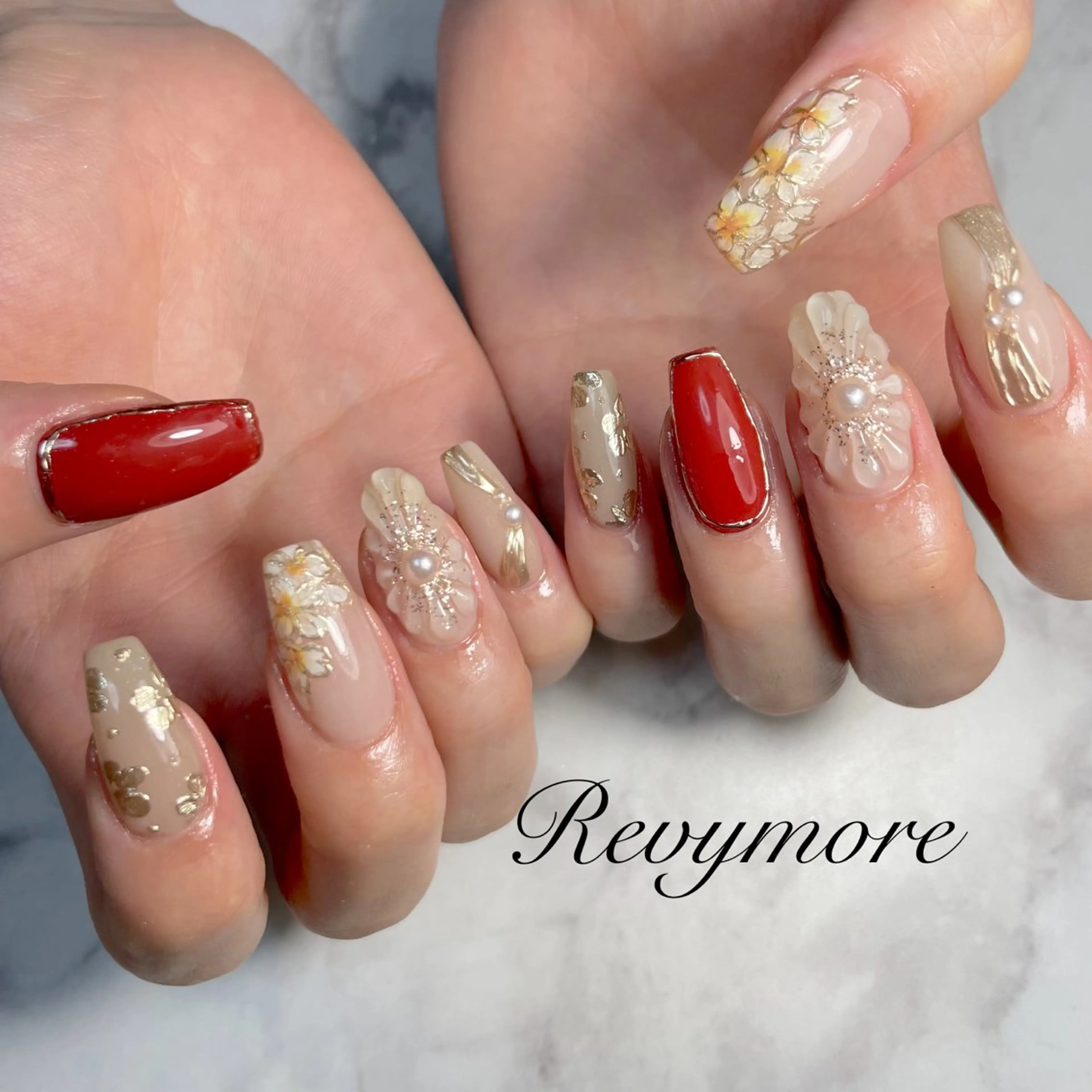 ネイル 成人式 ジェルネイル キラキラネイル 韓国ネイル ニュアンスネイル nail salon Revymore所属・nail salon Revymoreのネイルデザイン