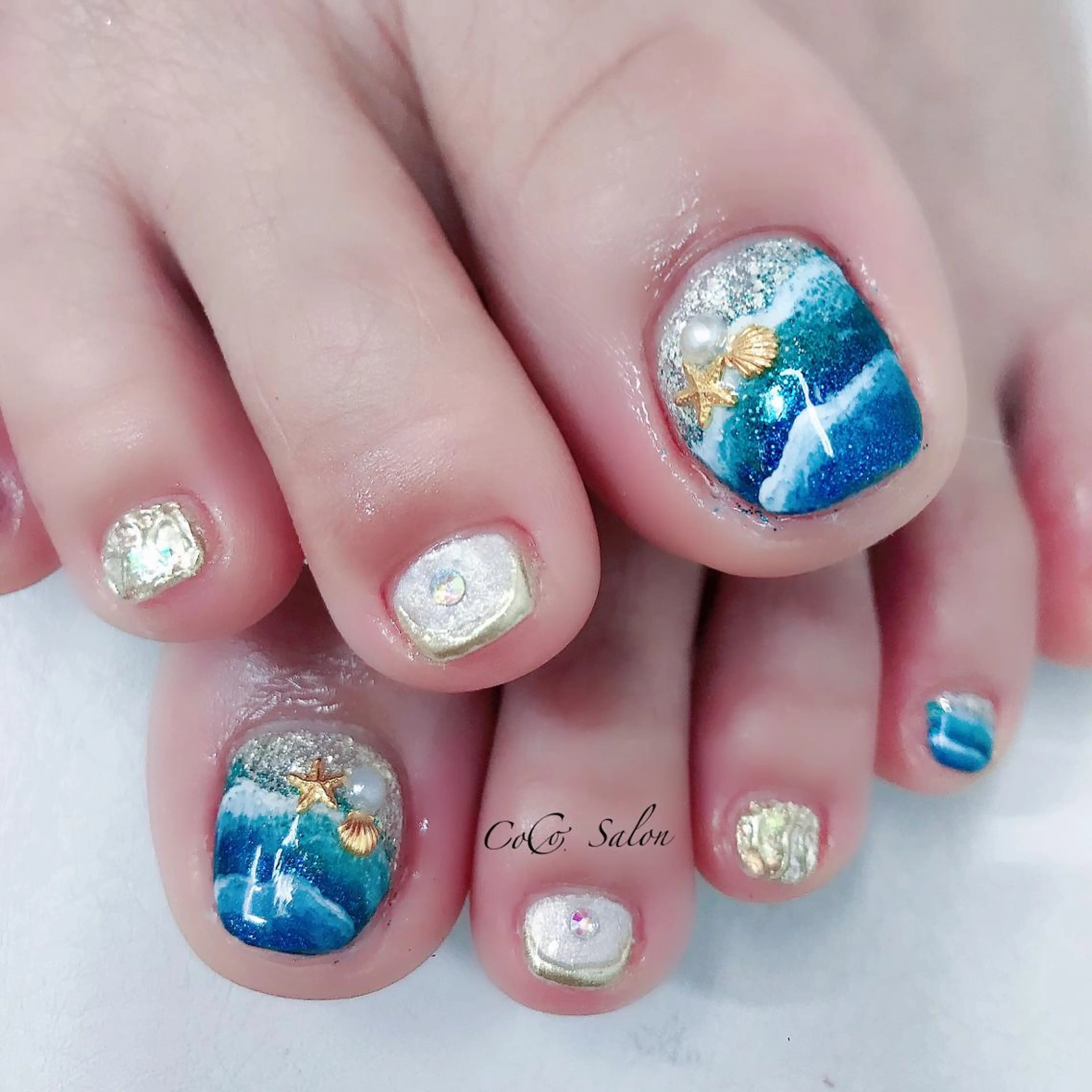 ネイル ブルー 長さ出し フットネイル フレンチネイル ジェルネイル CoCoSalon ネイル/まつ毛予約のネイルデザイン