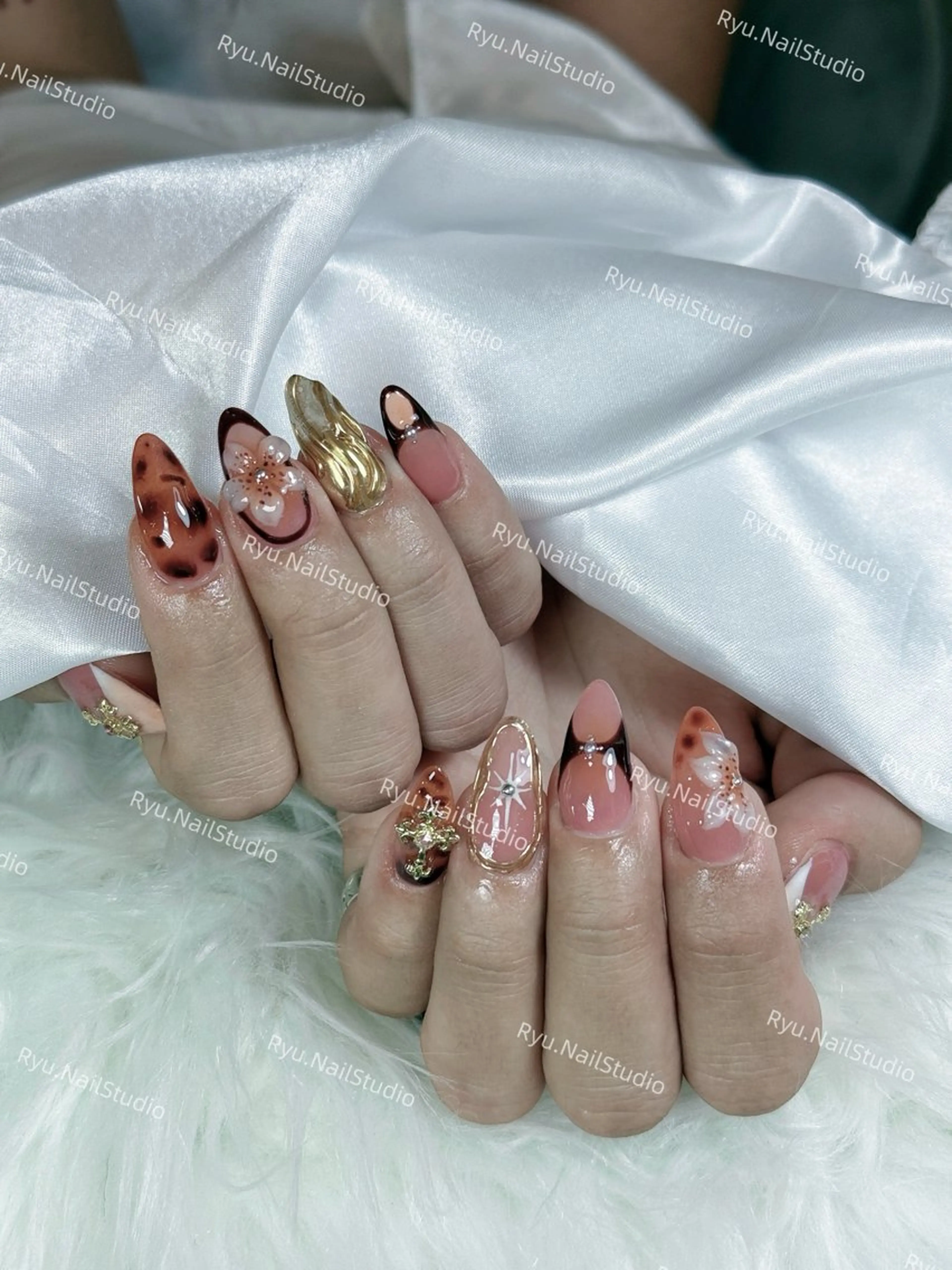 ネイル アートネイル ジェルネイル キラキラネイル ミラーネイル ニュアンスネイル ハンドネイル Ryu Nail Studio所属・Ryu Nailのネイルデザイン