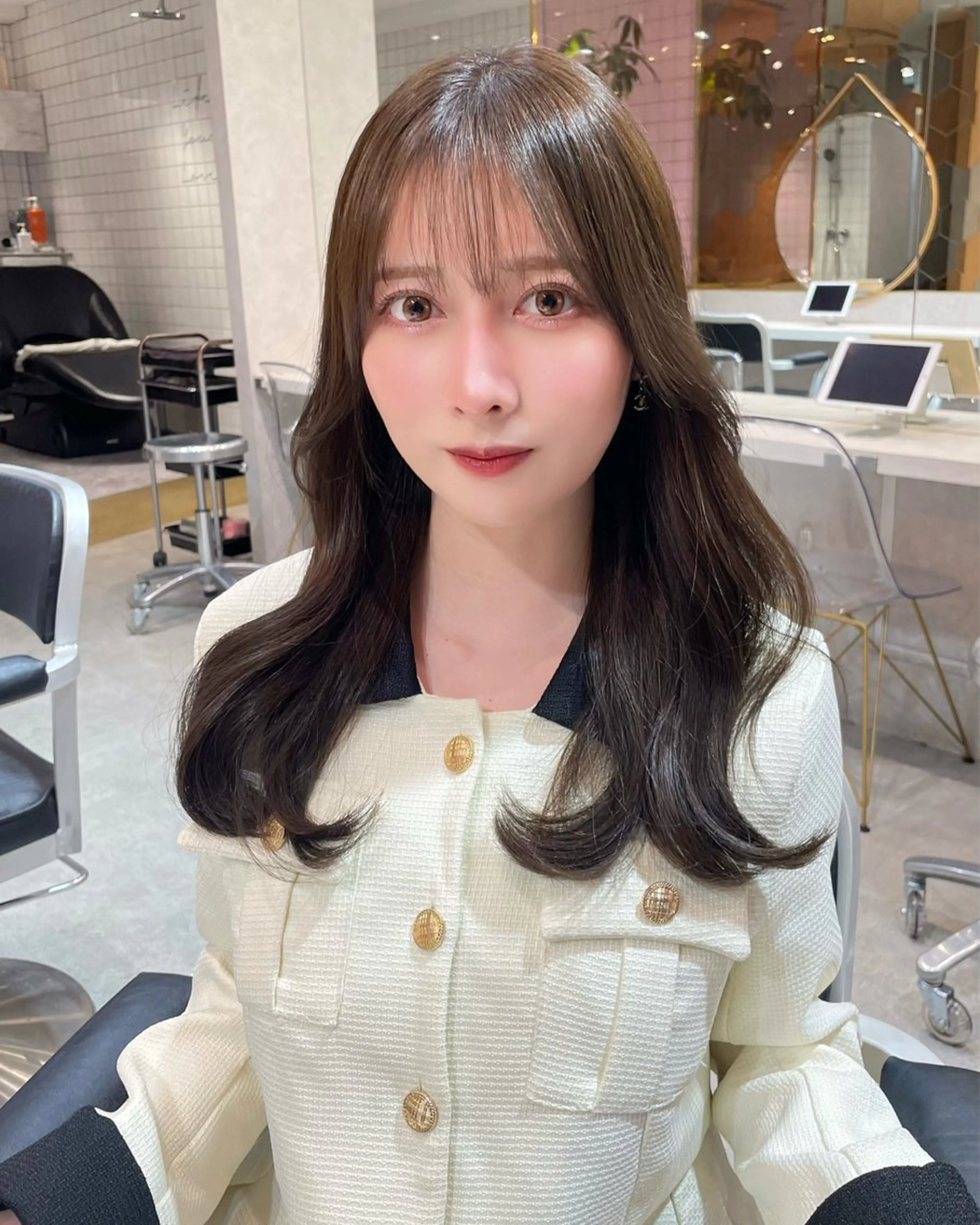 セミロング カラー ベージュカラー ブリーチ 透明感カラー ダブルカラー グレージュ カット ヘアカラー トリートメント 韓国ヘア🤍顔周り/ 髪質改善✨/林遼一郎のヘアスタイル