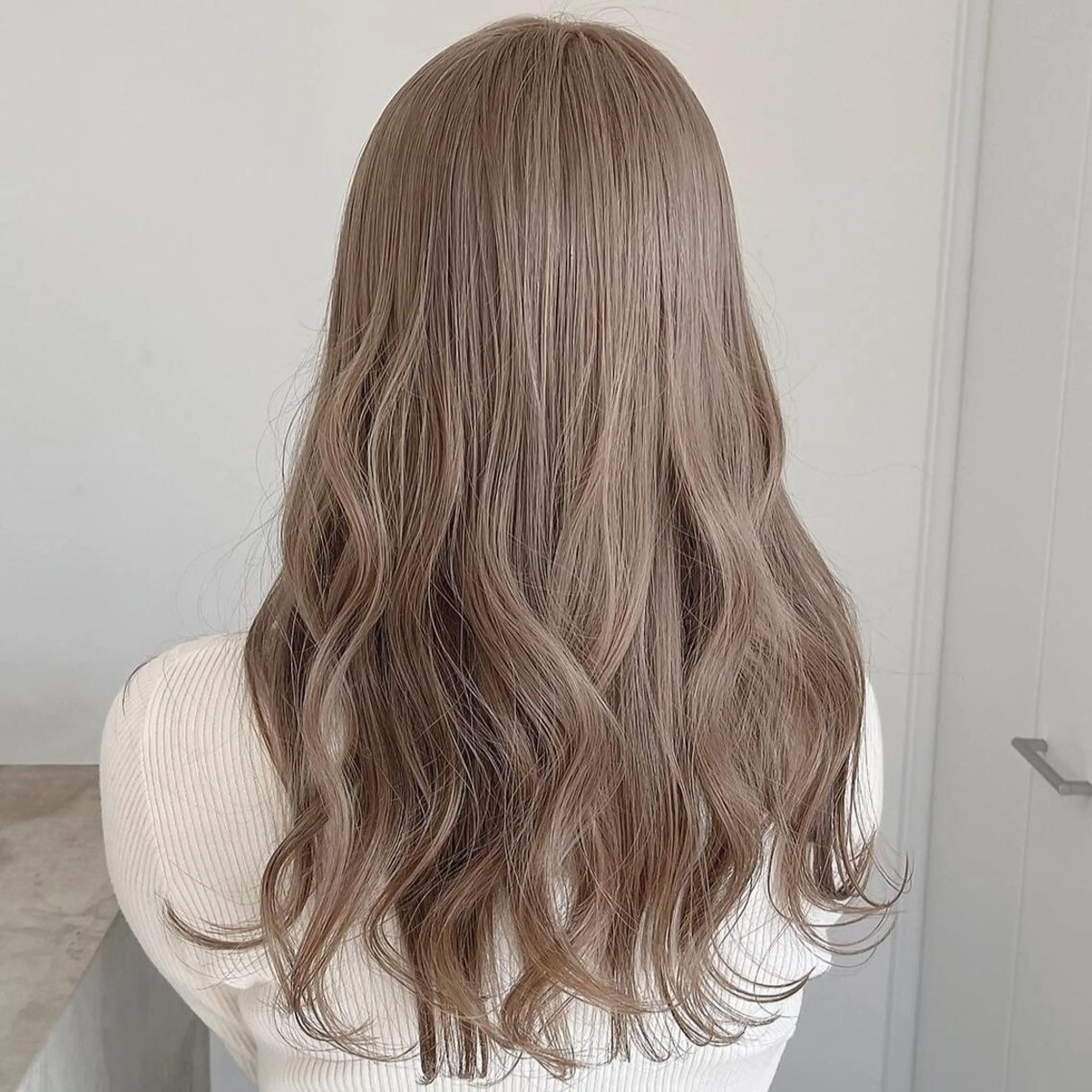 ロング カラー バレイヤージュ ブリーチ ケアブリーチ ダブルカラー イヤリングカラー ヘアカラー Nought etre 西金沢のヘアスタイル