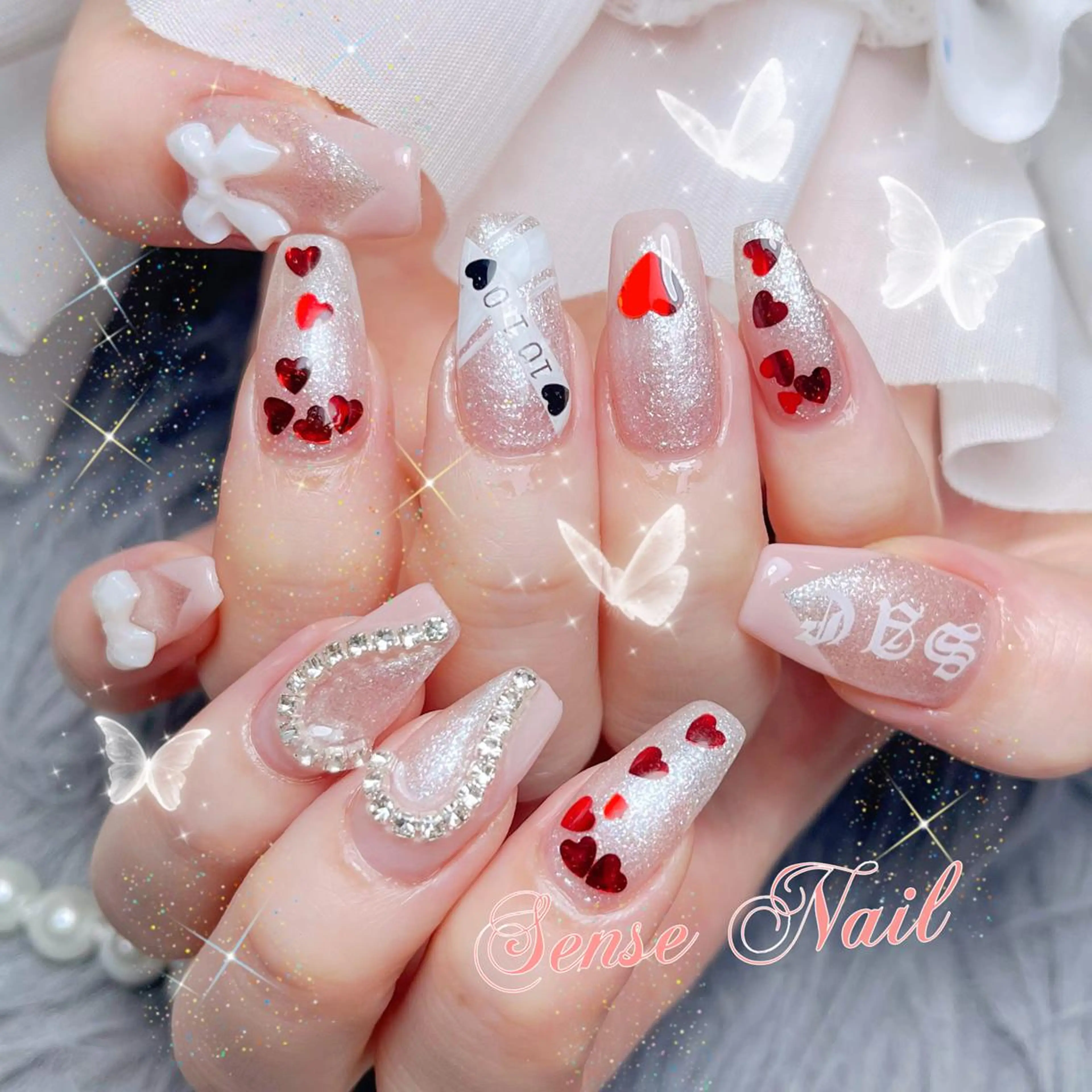 ネイル ハンドネイル ハンドケア Queenie 🦋のネイルデザイン