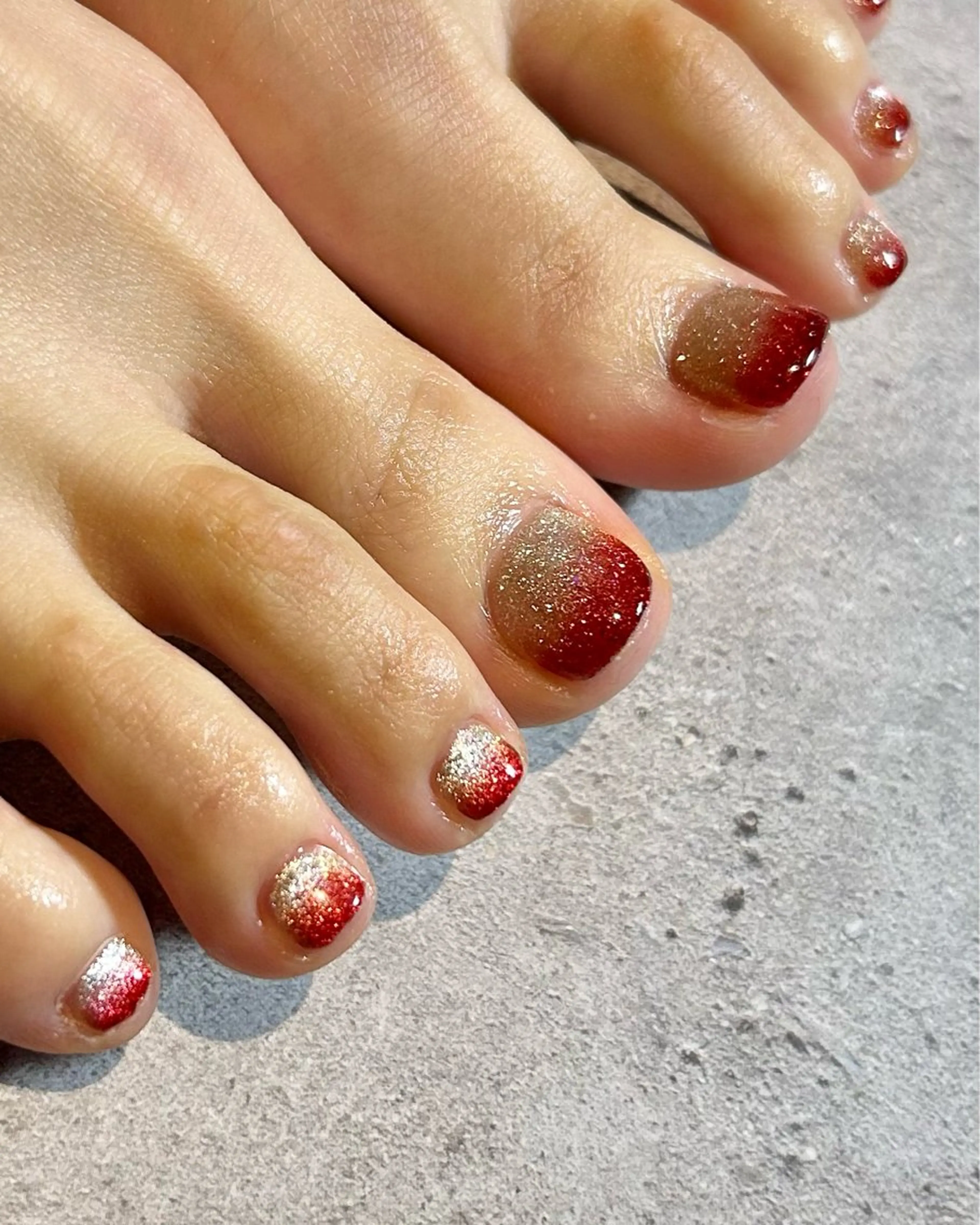 ネイル クリアネイル 持ち込み 赤色 フットネイル Reflection marikoのネイルデザイン