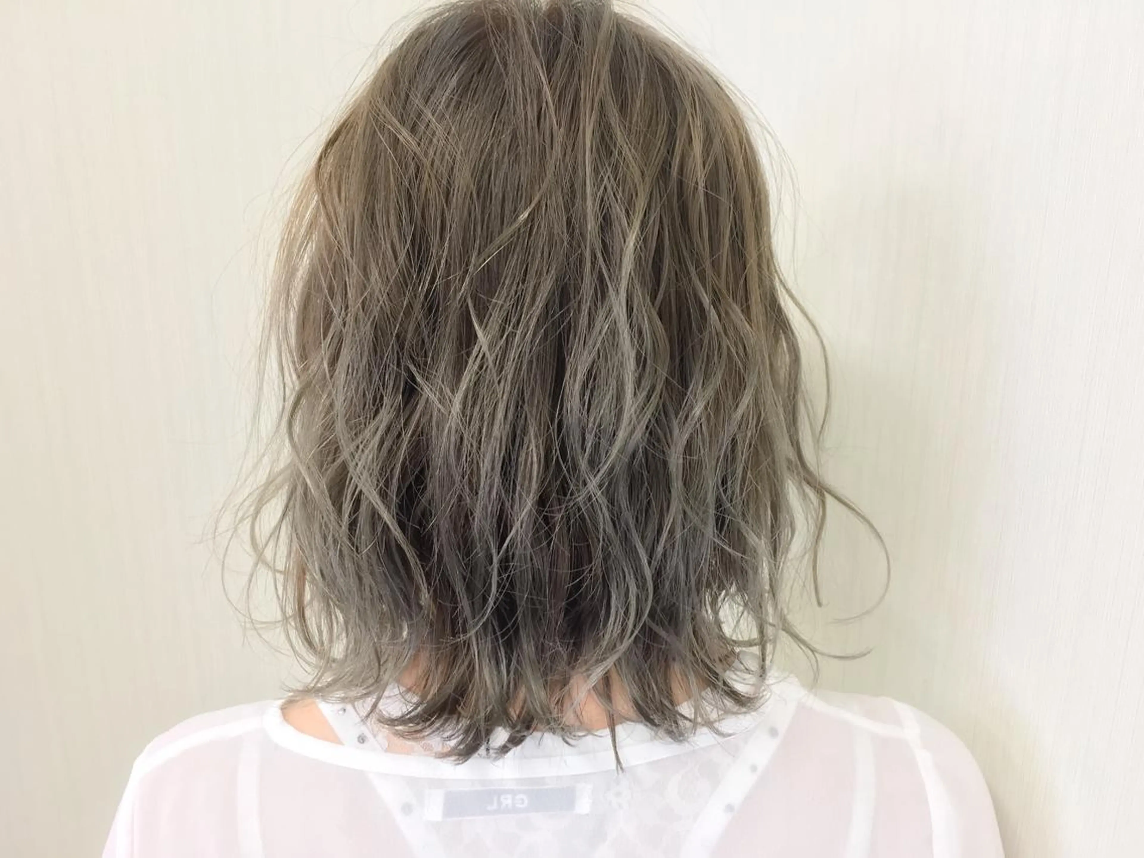 ショート カラー ヘアアレンジ ケアブリーチ白髪染め TAKUMIのヘアスタイル