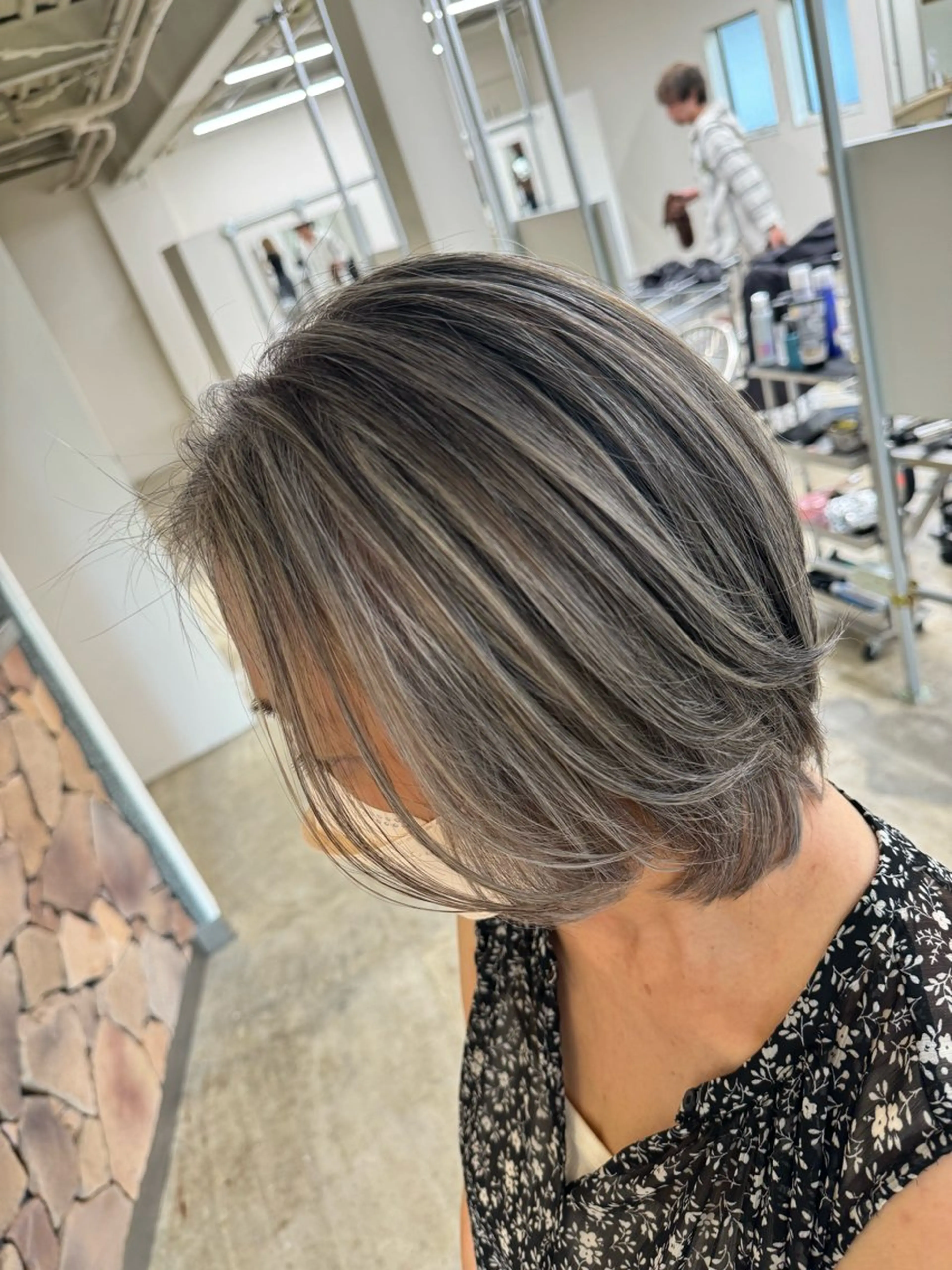 ミディアム カラー Tsuyoki .のヘアスタイル