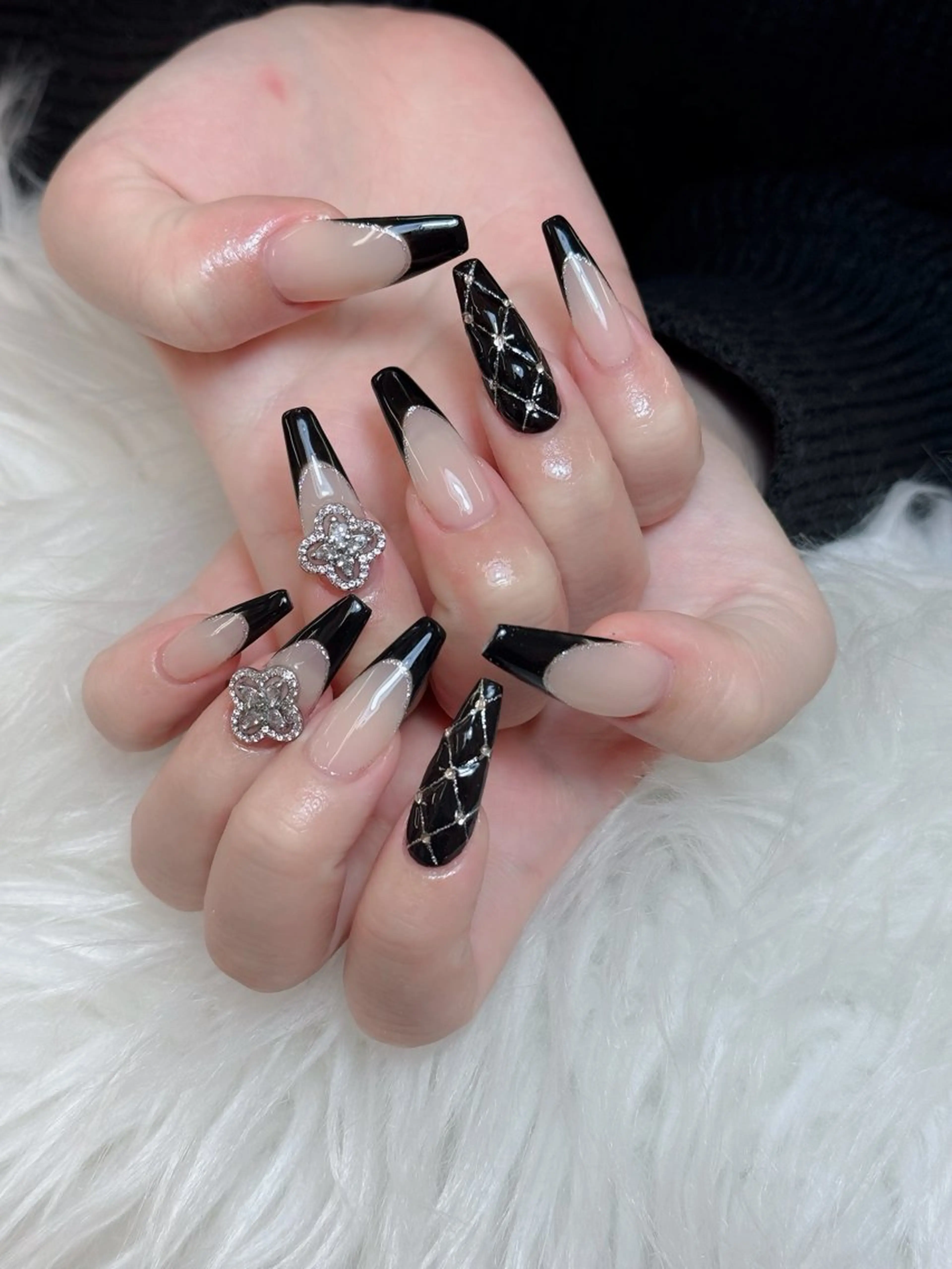ネイル オーロラネイル チークネイル フットネイル フレンチネイル 韓国ネイル ハンドネイル Lumi Nail Salon所属・Lumi Nail 新大久保3‘のネイルデザイン