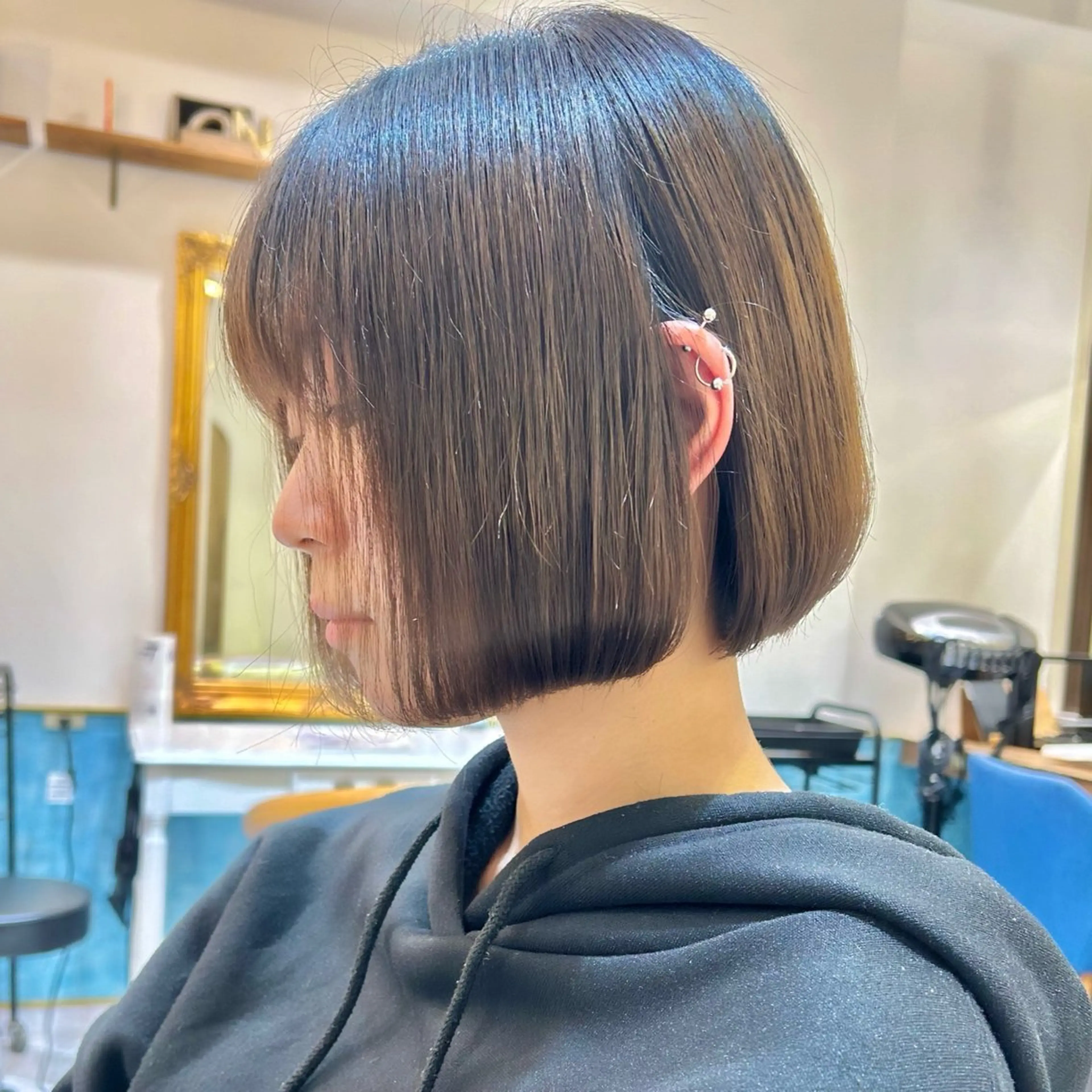 ミディアム カラー ベージュカラー 透明感カラー ボブ カット ヘアカラー トリートメント 髪質改善【縮毛矯正】 美髪ボブを量産する人のヘアスタイル