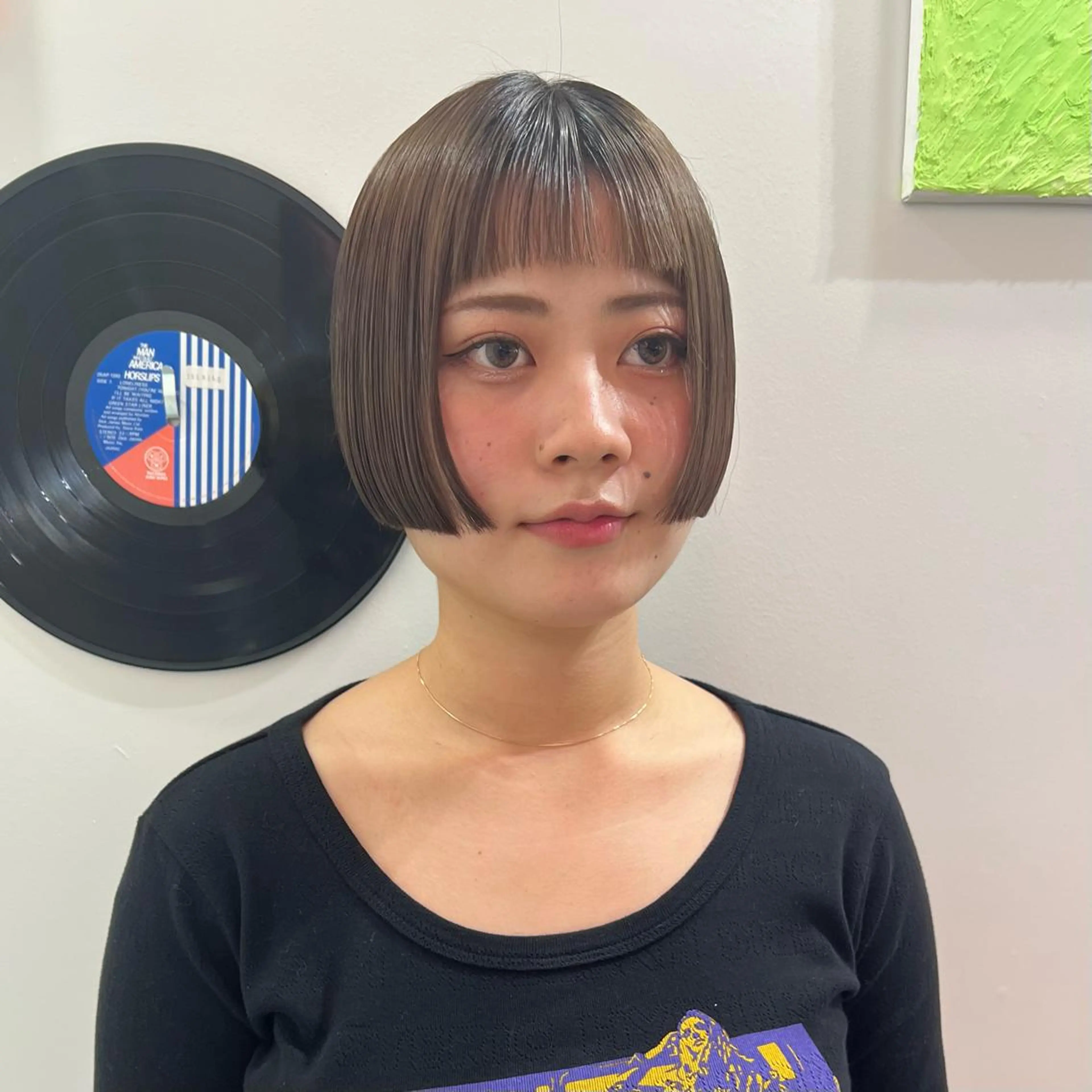 ショート カラー ヘアアレンジ カット ヘアカラー トリートメント 🧨ブリーチー×ボブ レイヤー💎じゅえるのヘアスタイル