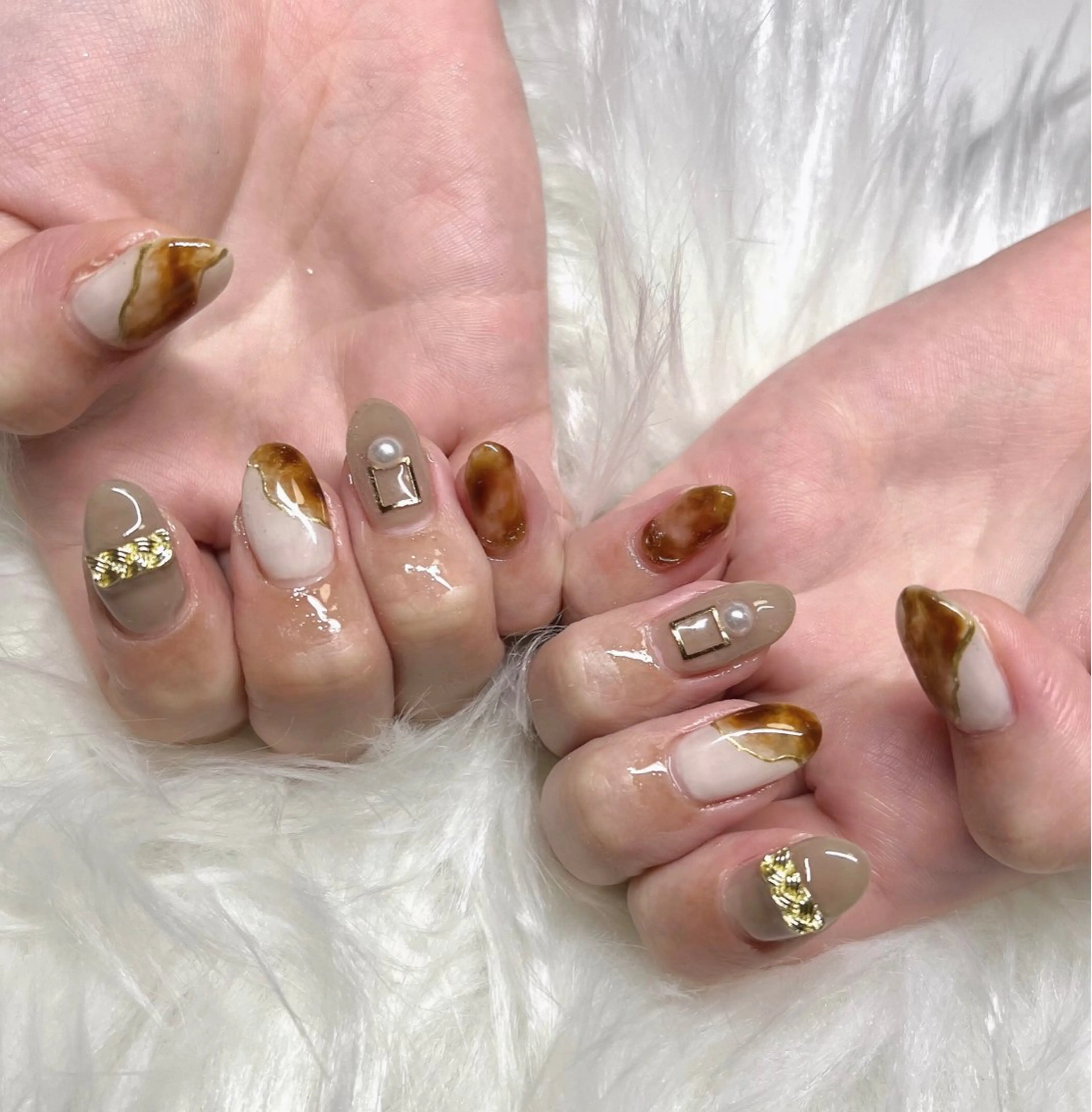ネイル べっ甲ネイル ハンドネイル CHARME 〔RINA〕のネイルデザイン