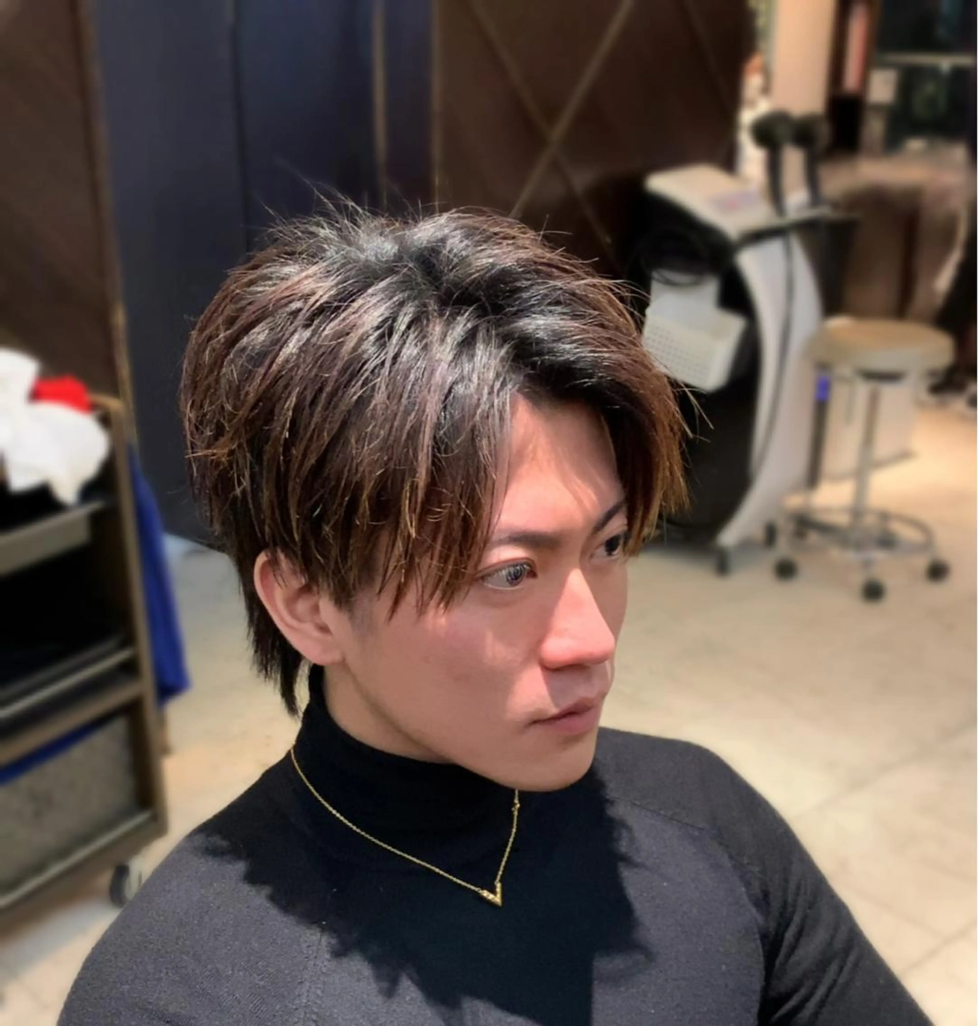 カラー メンズ センターパート カット ヘアカラー トリートメント メンズ専門　井藤 雅也のヘアスタイル
