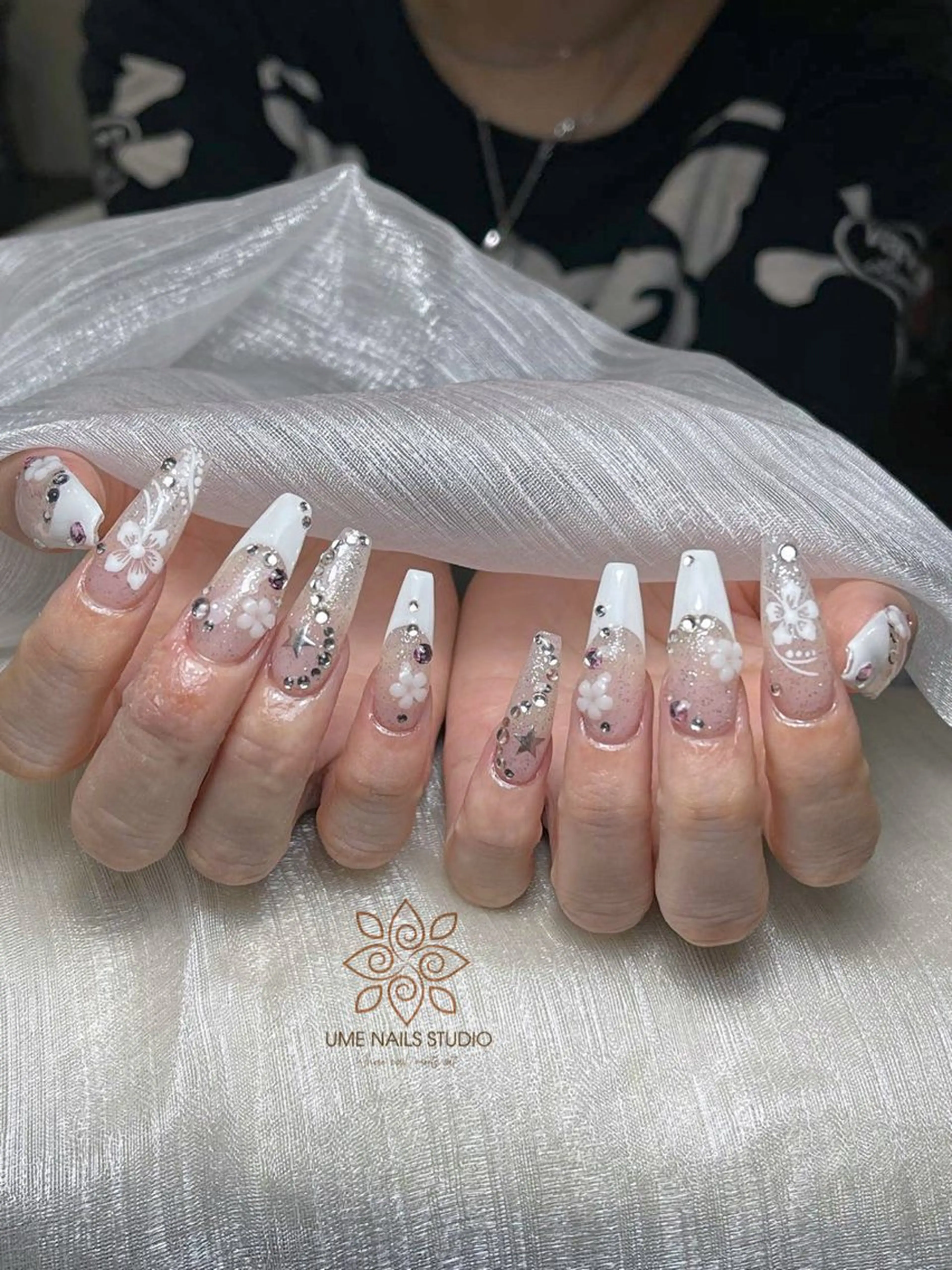ネイル チークネイル クリアネイル ガーリー キラキラネイル 韓国ネイル ハンドネイル Ume Nail Studioのネイルデザイン