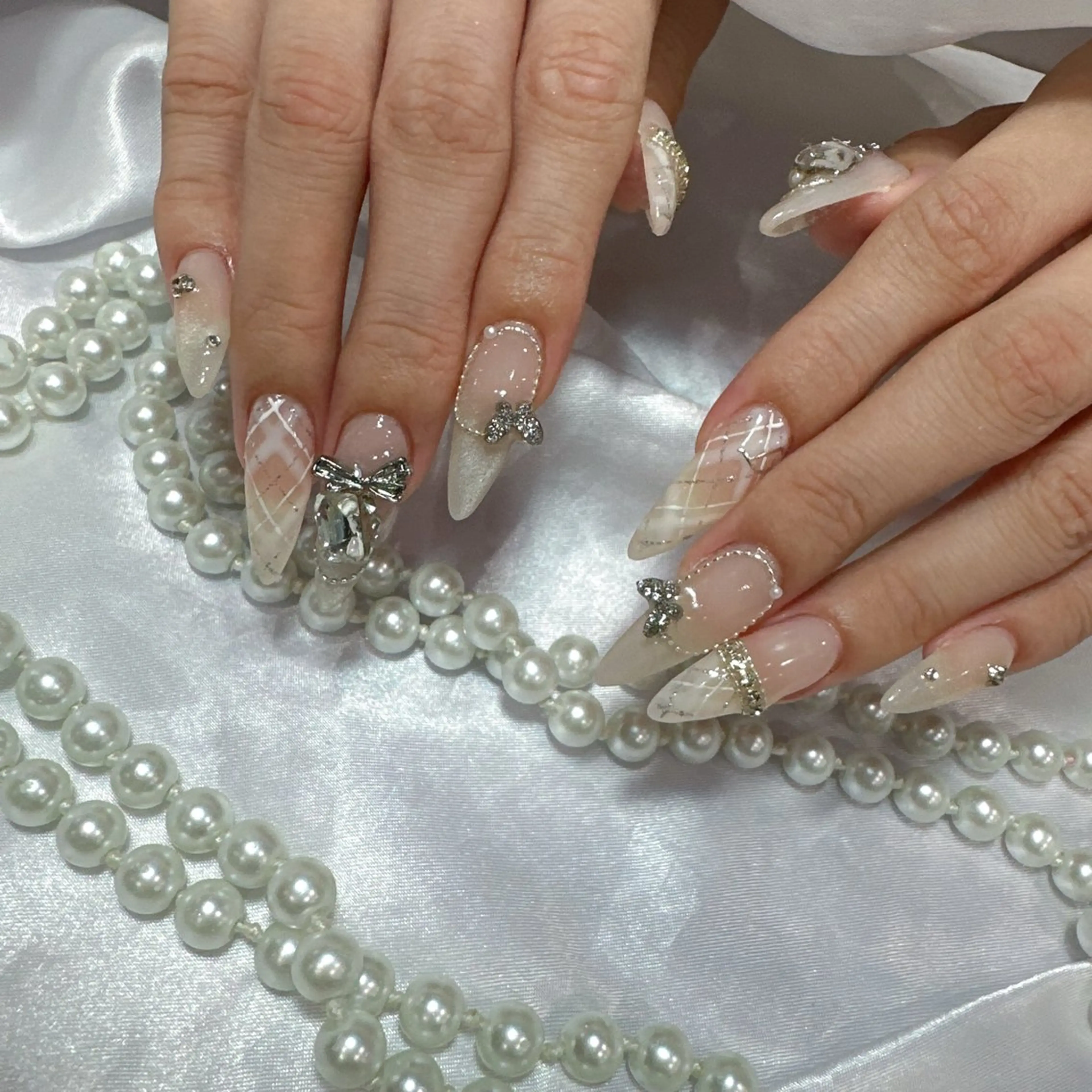 ネイル アートネイル フラッシュネイル フレンチネイル ジェルネイル ガラスフレンチ ハンドネイル You&Me Miyuのネイルデザイン