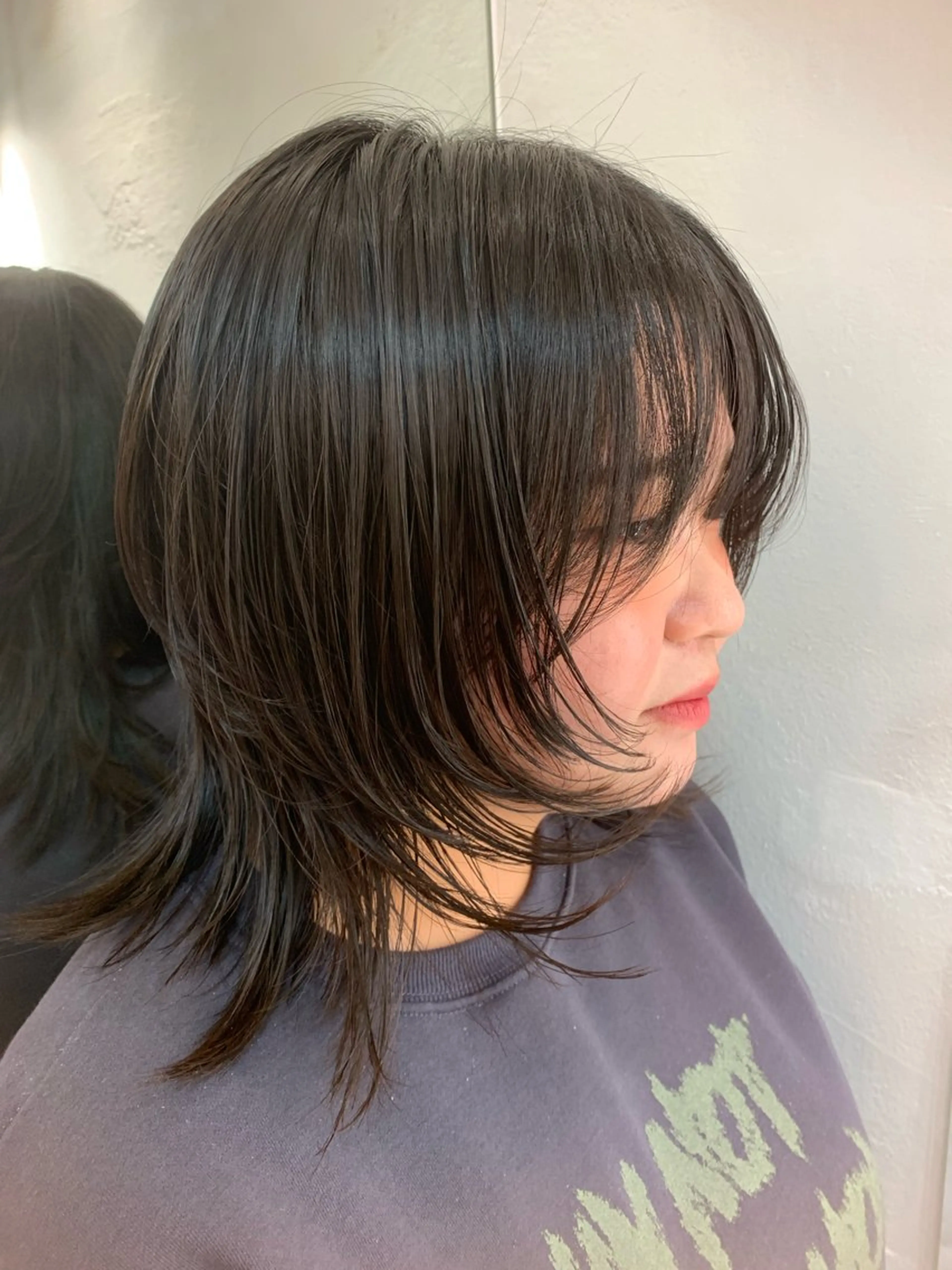 ミディアム ウルフカット JUURI所属・船曳 亜海のヘアスタイル