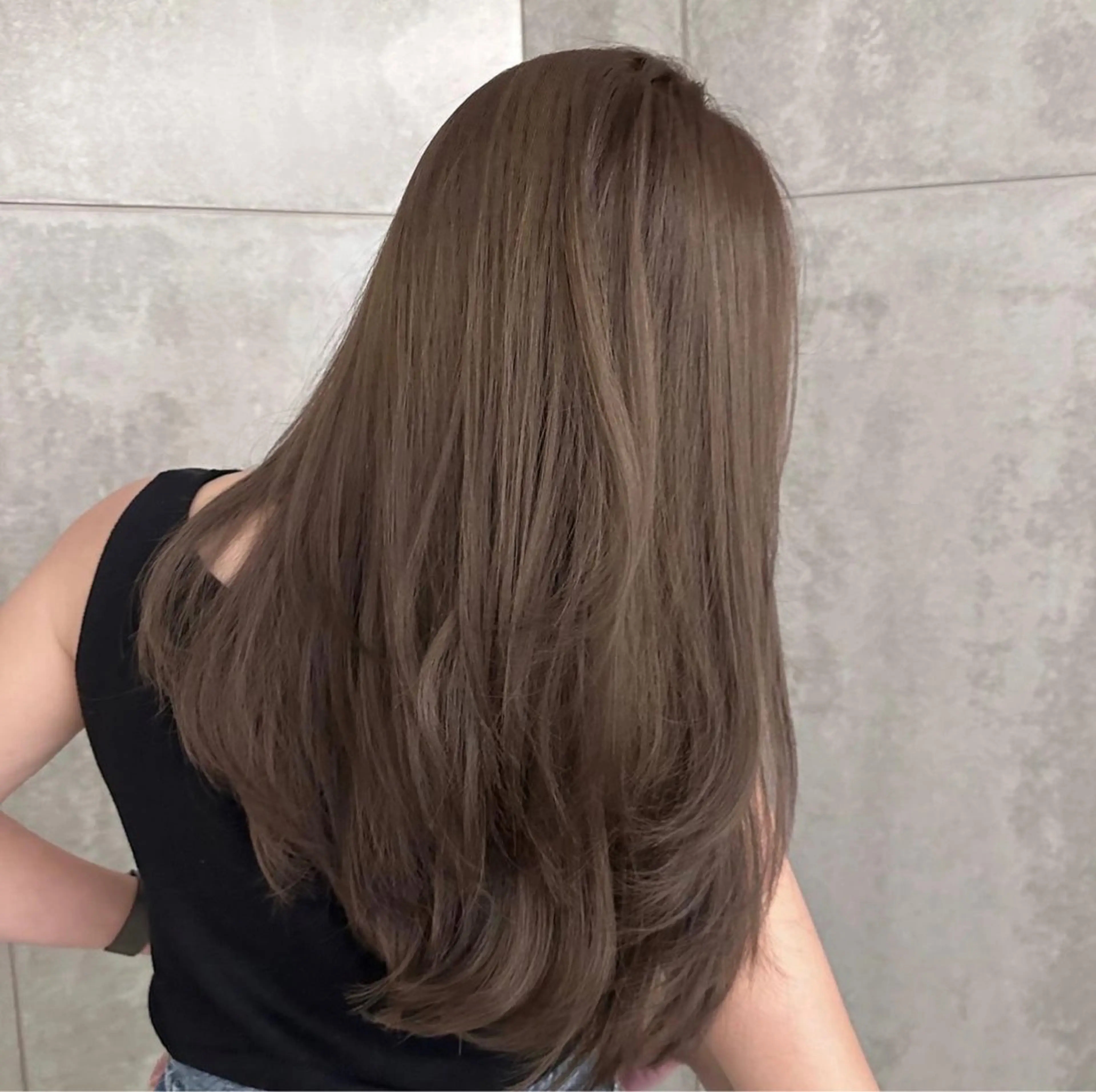ロング カラー ヘアアレンジ 飯島 美海のヘアスタイル