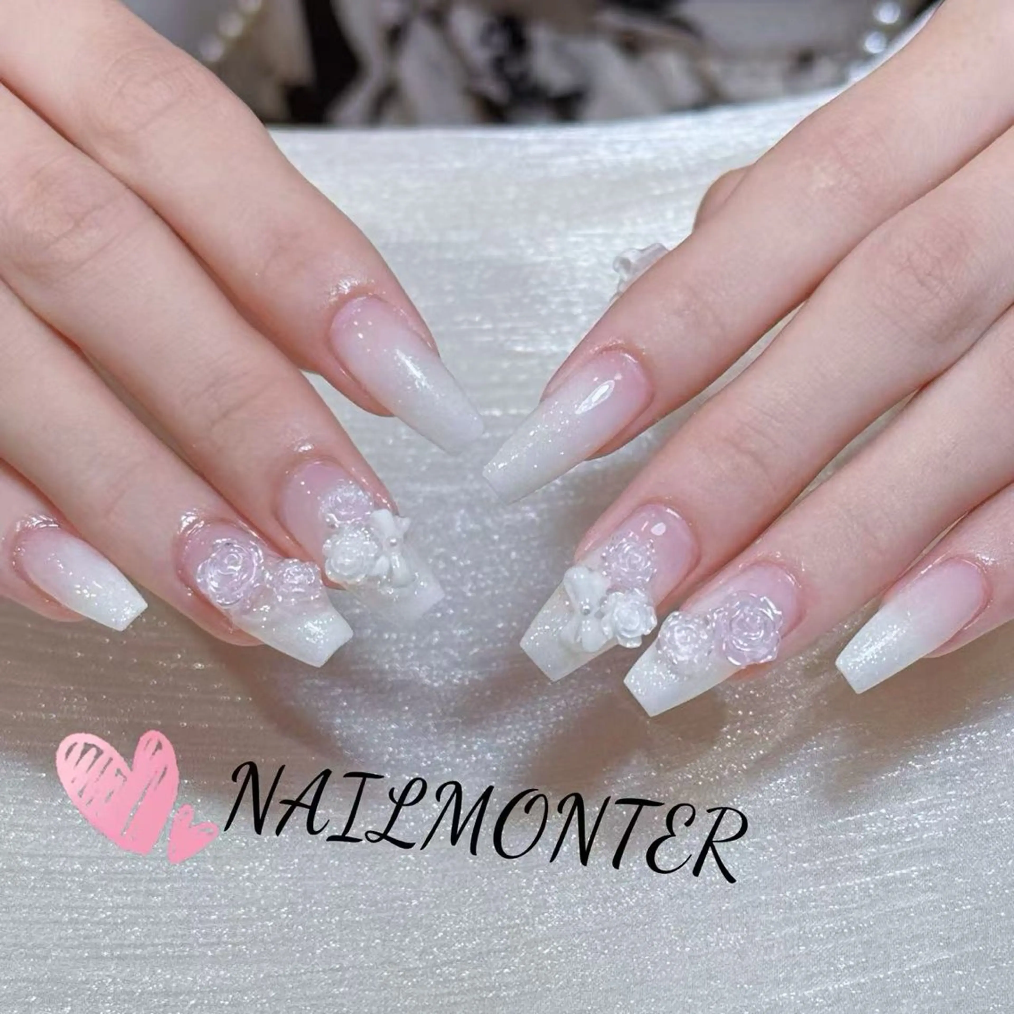 ネイル アートネイル オーロラネイル ガーリー キラキラネイル 韓国ネイル ハンドネイル ハンドケア Nail Monsterのネイルデザイン