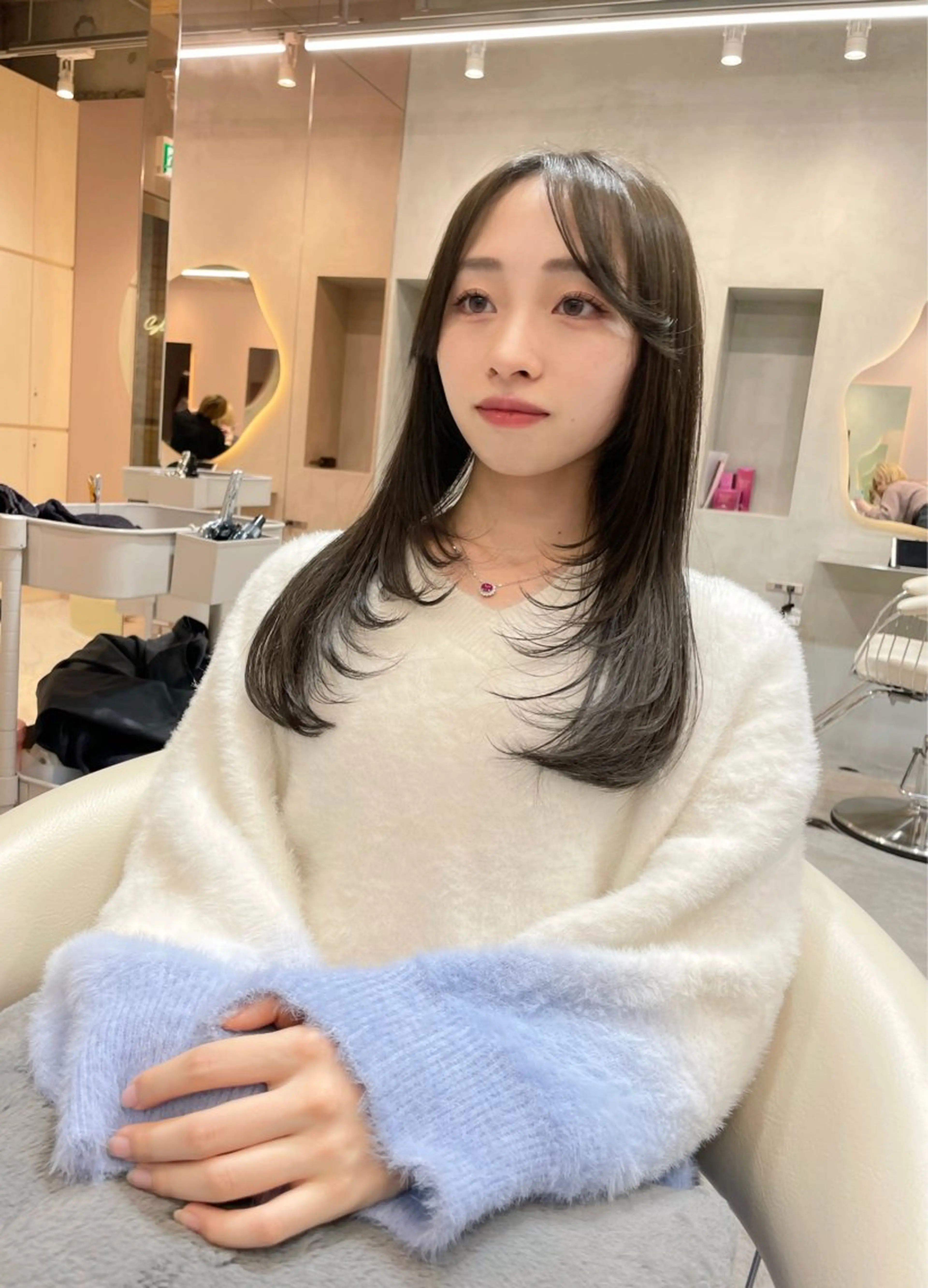 ロング チョコレートブラウン ピンクブラウン くびれヘア ヨシンモリ 韓国風ヘア カット ヘアカラー ささき すずねのヘアスタイル