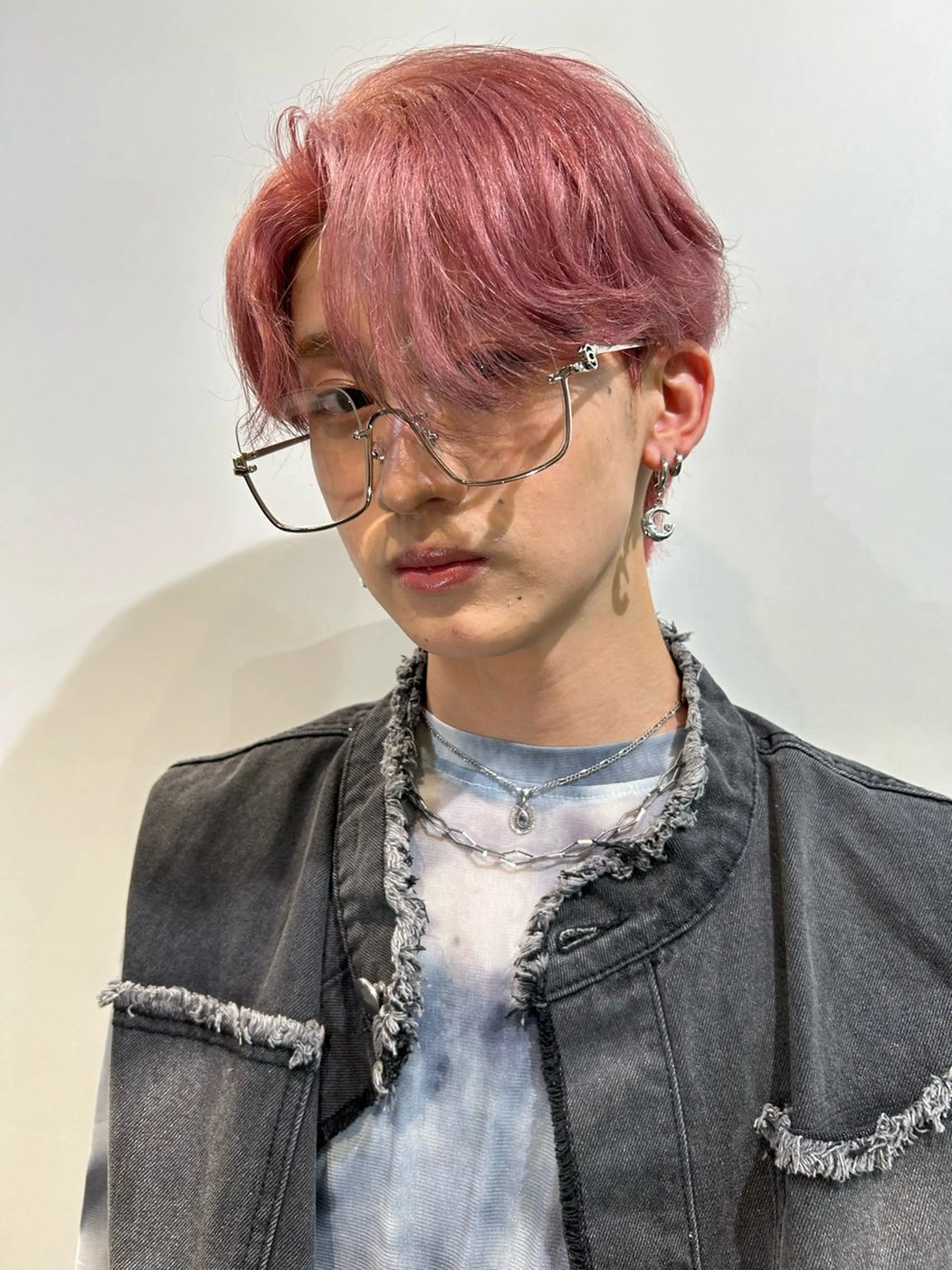 カラー メンズ メンズブリーチ センターパート ダウンパーマ メンズ韓国風 メンズパーマ メンズ/ブリーチなし サクラ🌸のヘアスタイル