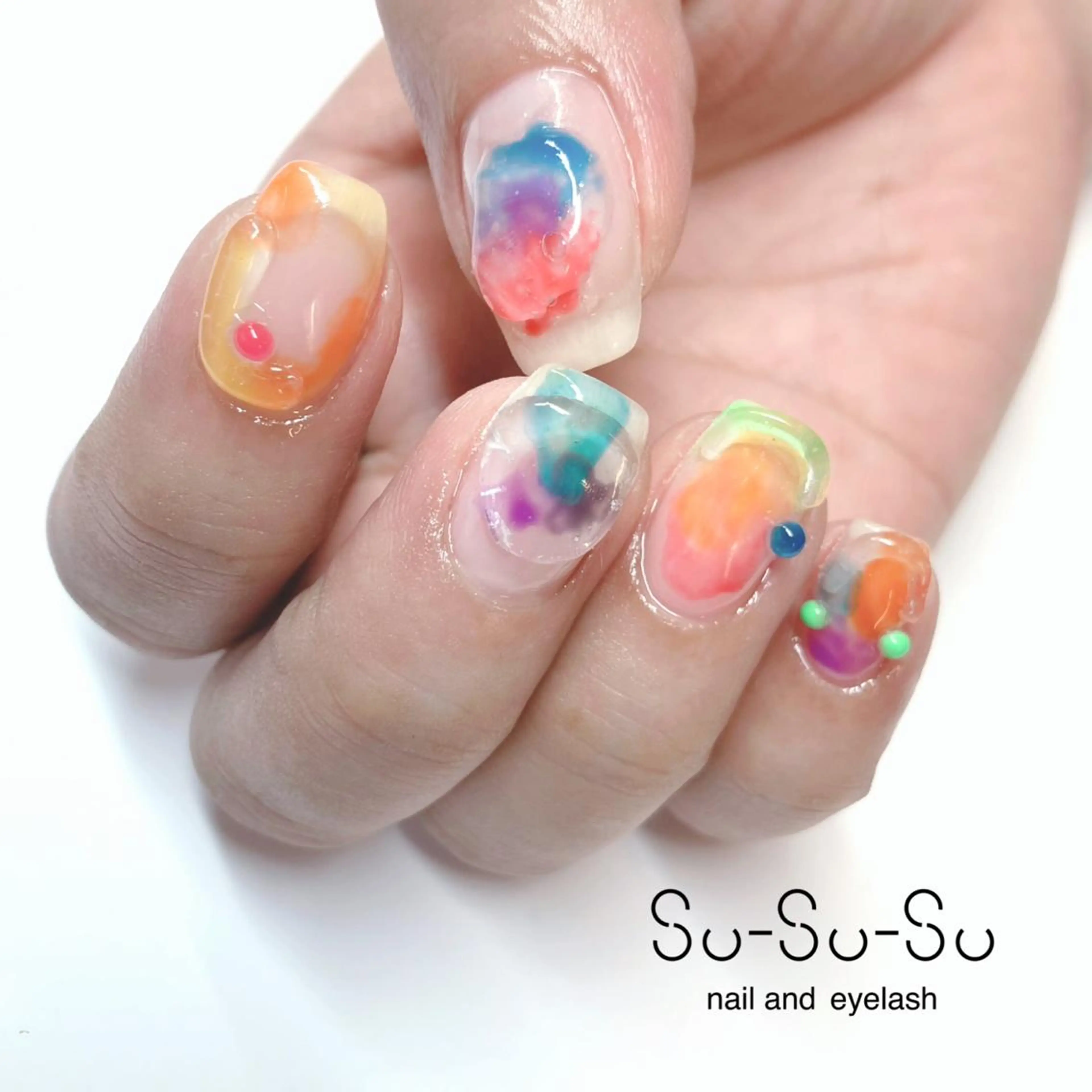 ミディアム ハンドネイル sususu. shiomiのネイルデザイン