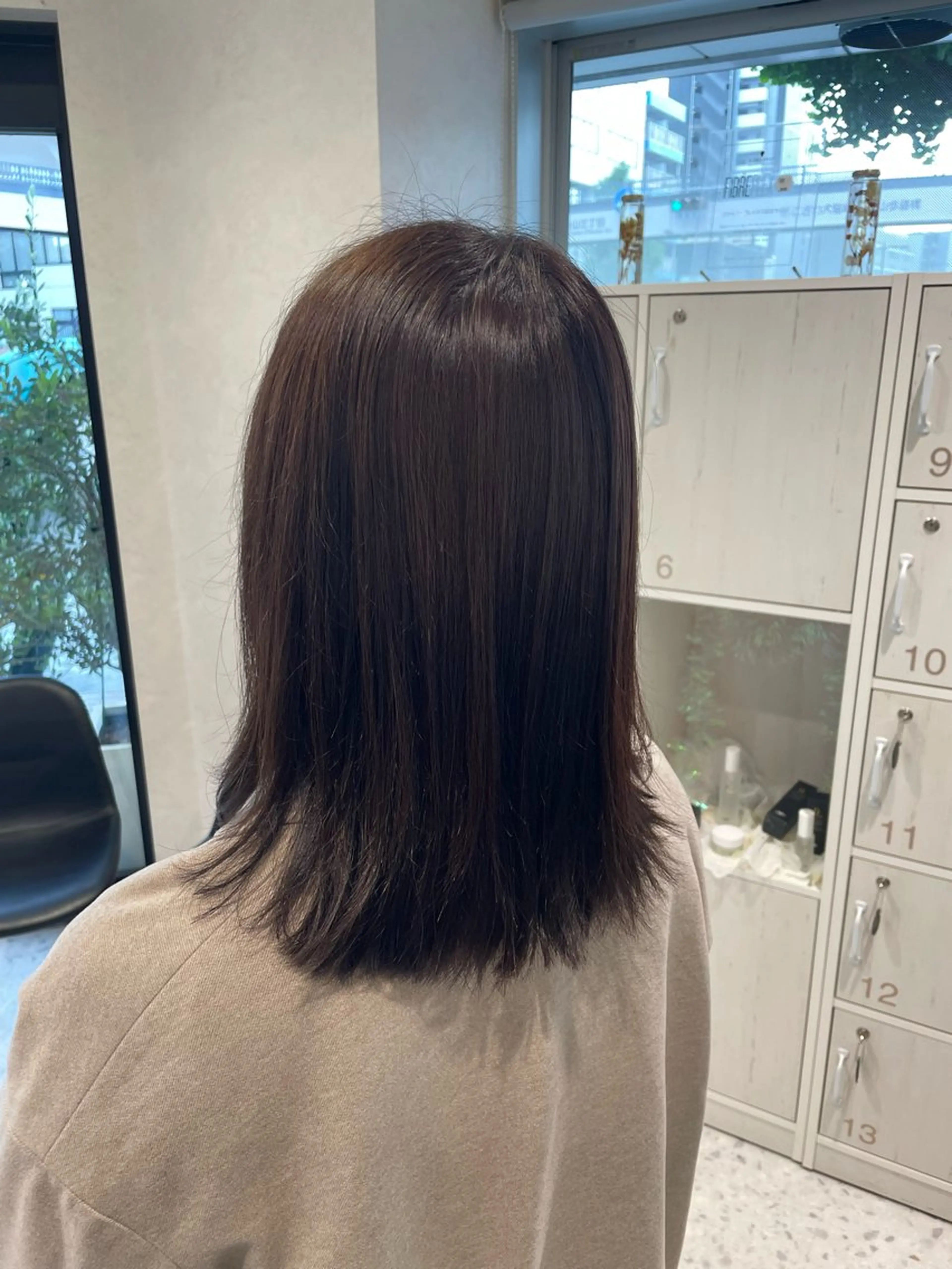 セミロング カラー ブラウンカラー 山田 梨央のヘアスタイル