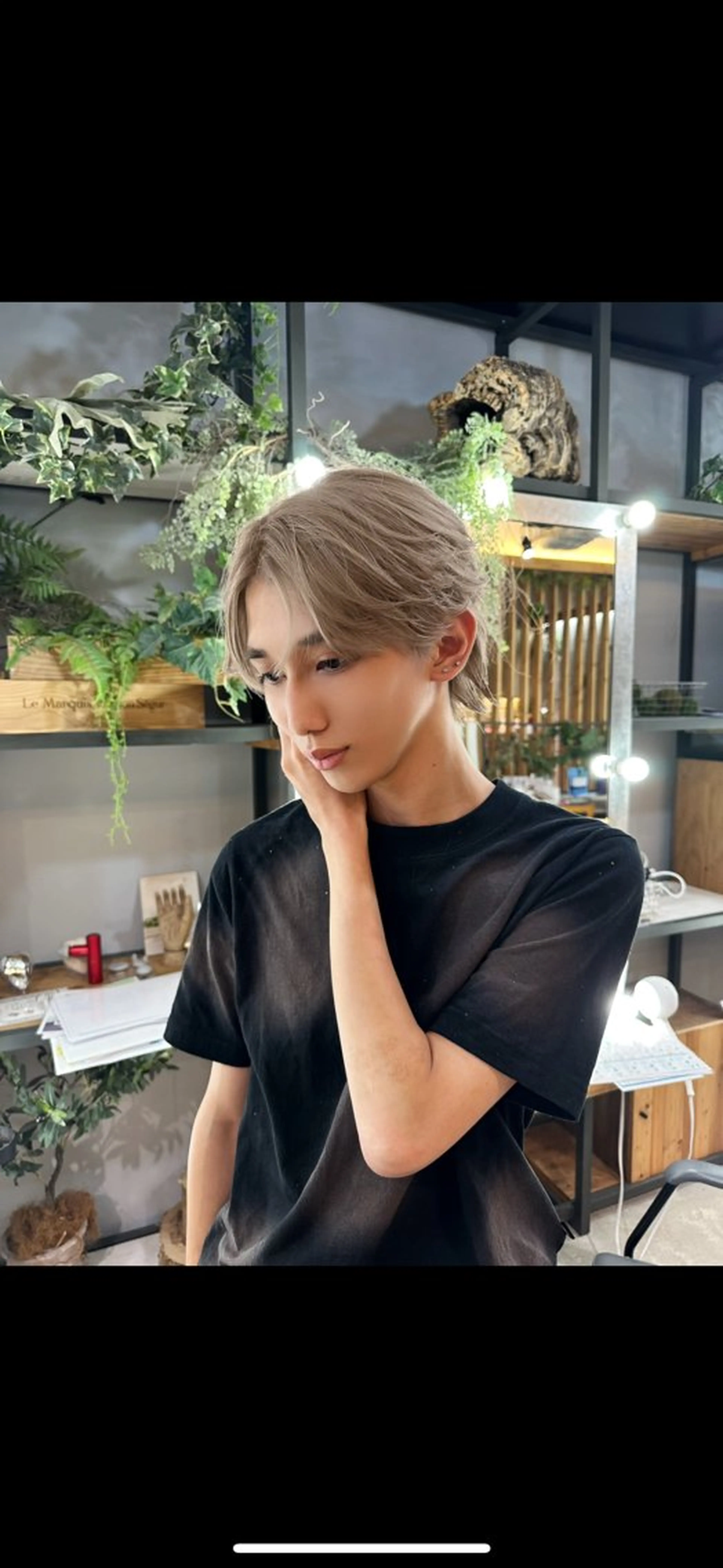 カラー メンズ メンズブリーチ メンズウルフカット ベージュカラー ブリーチ ホワイトベージュ カット ヘアカラー 溜 一太のヘアスタイル