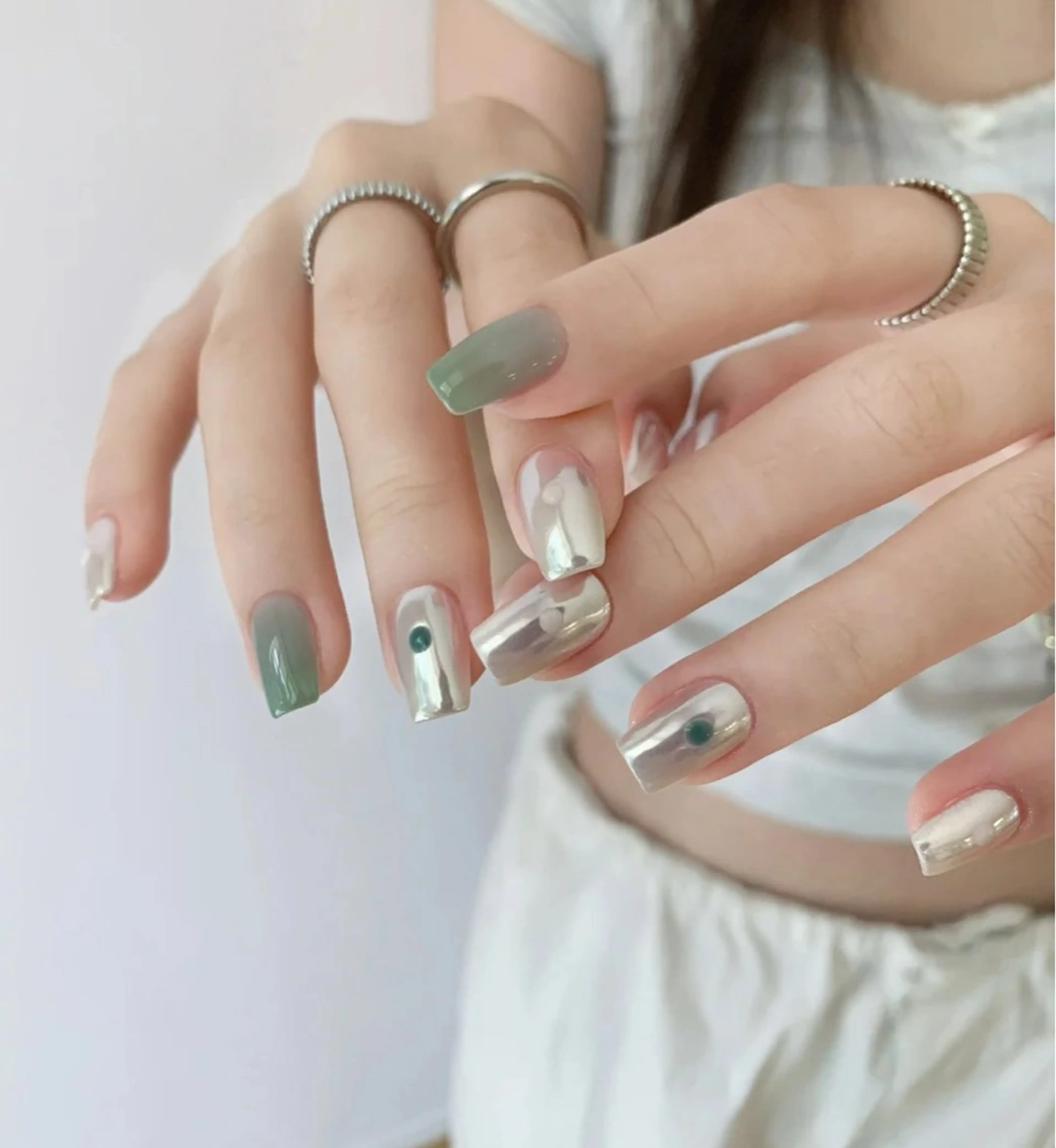 ネイル ハンドネイル Le Clavier  Nail Salon所属・佐藤 ゆきのネイルデザイン