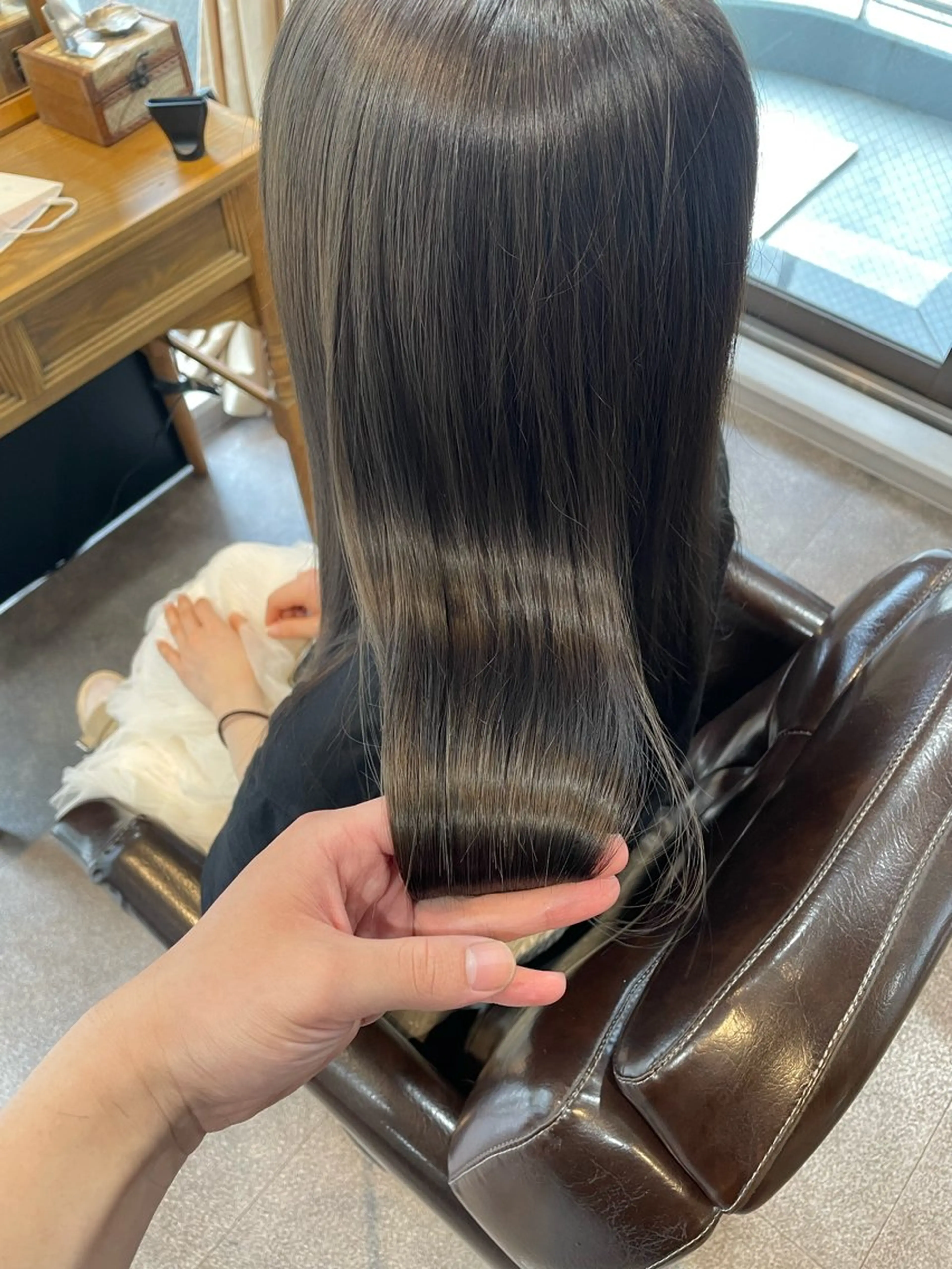 ロング カット ヘアカラー トリートメント 美容室amor所属・美髪 透明感カラーSotaのヘアスタイル