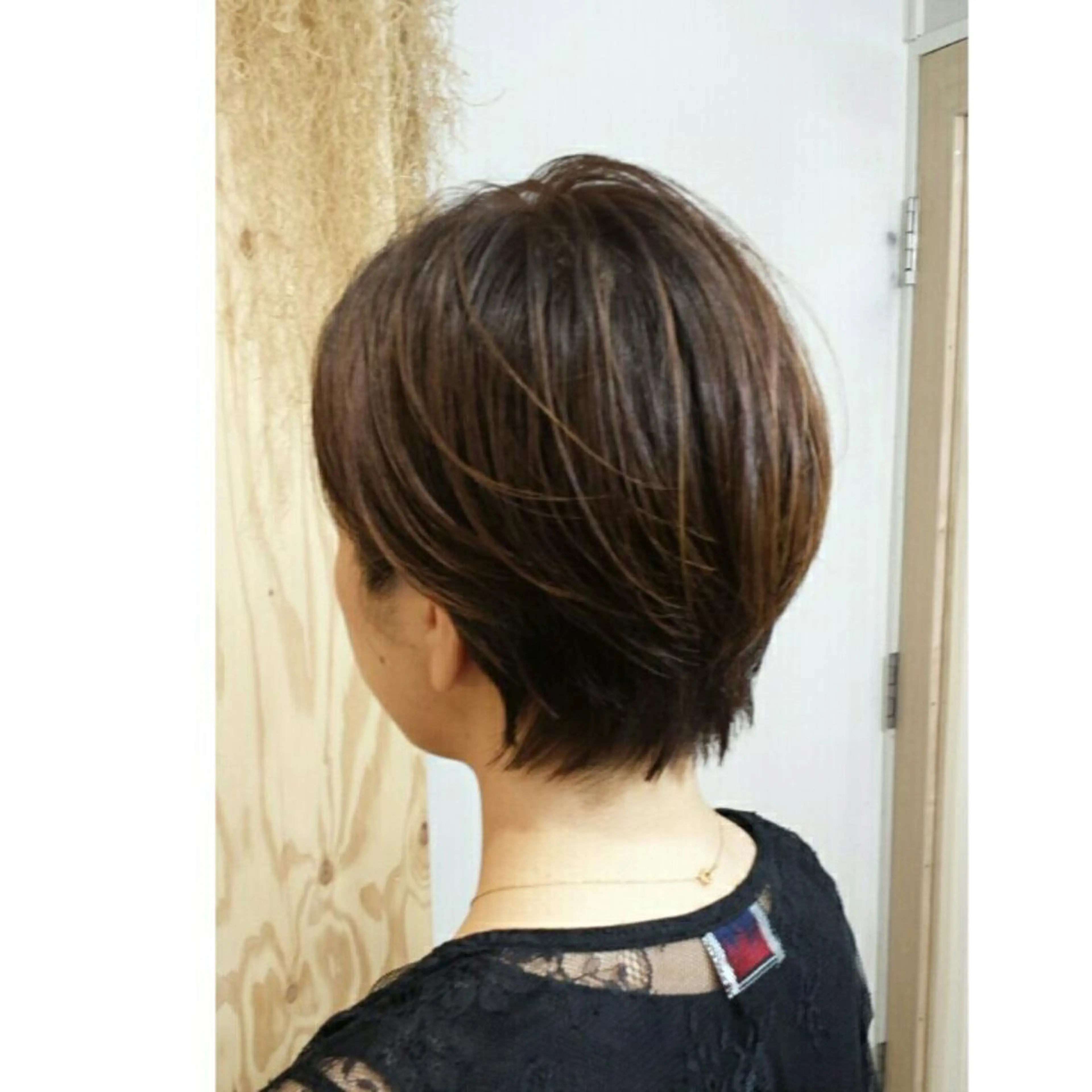 ショート カラー ハイライトカラー ハイライト ショートヘア カット トリートメント 🔳髪質改善🔳 岡本陽のヘアスタイル