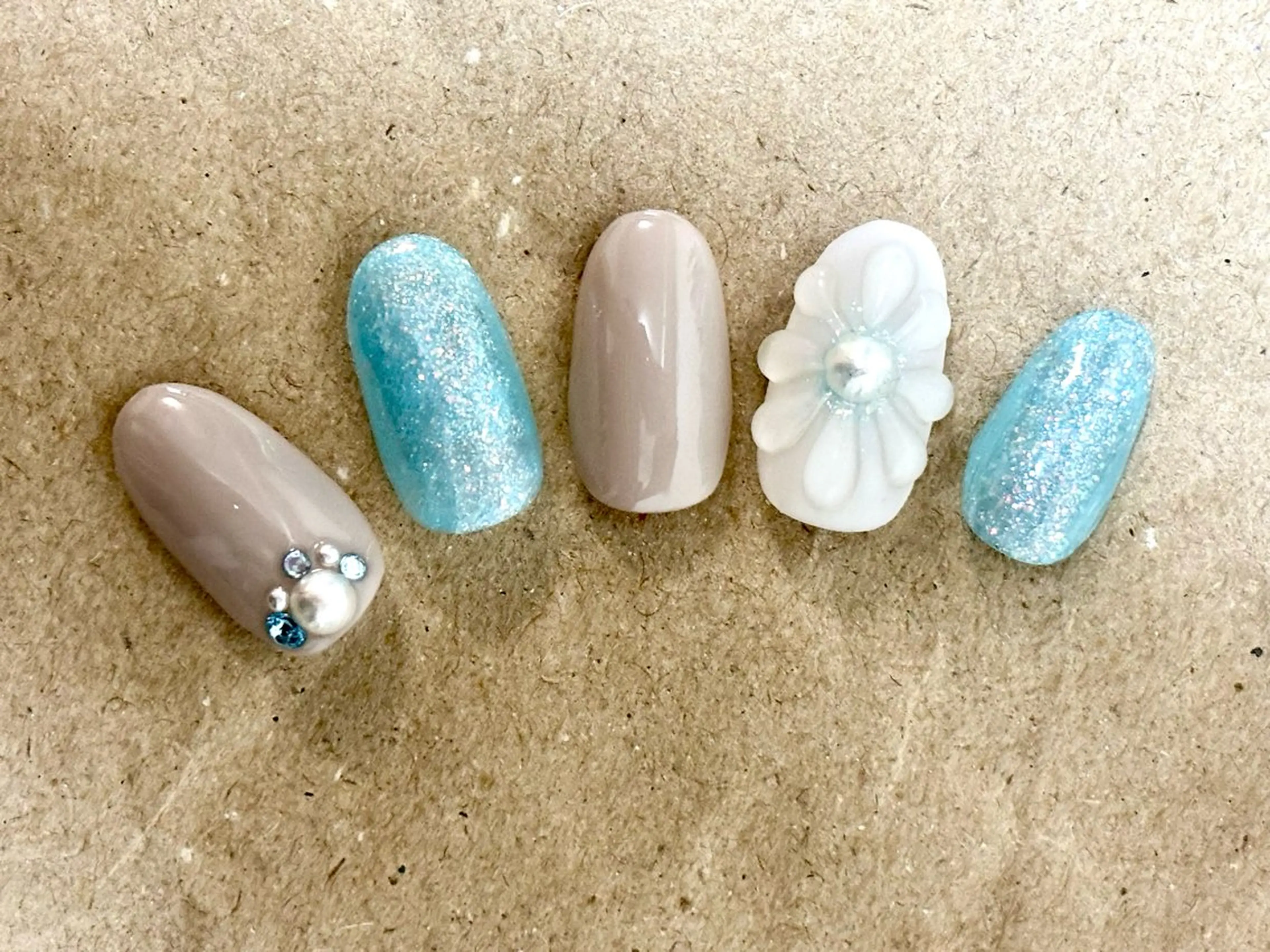 ネイル ゆうちゃんカット専門店所属・ゆうちゃんカット ゆうちゃんネイルのネイルデザイン