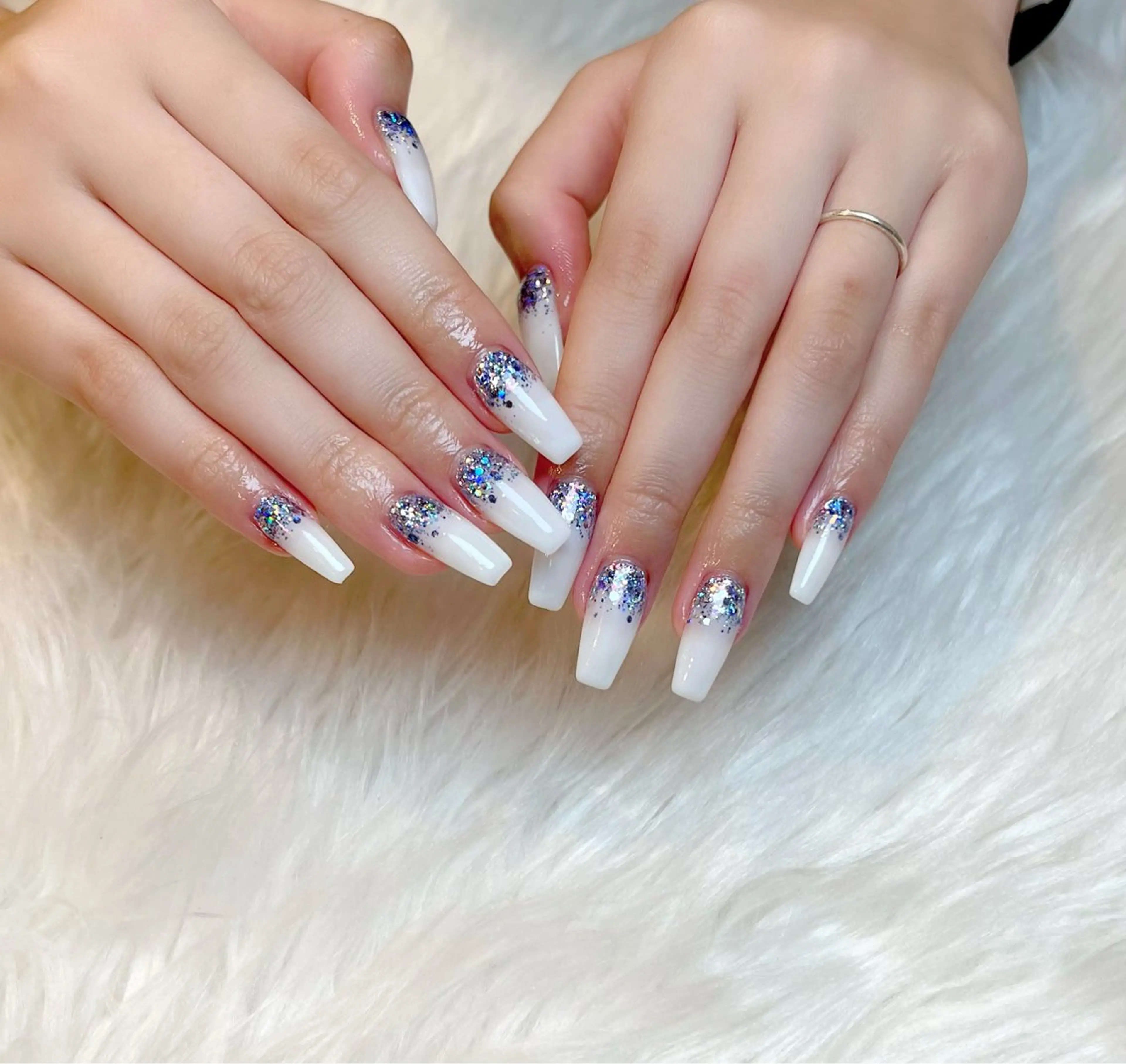 ネイル ホログラムネイル ラメ(グリッター) ワンカラーネイル Lino+ ネイル&よもぎ蒸しのネイルデザイン