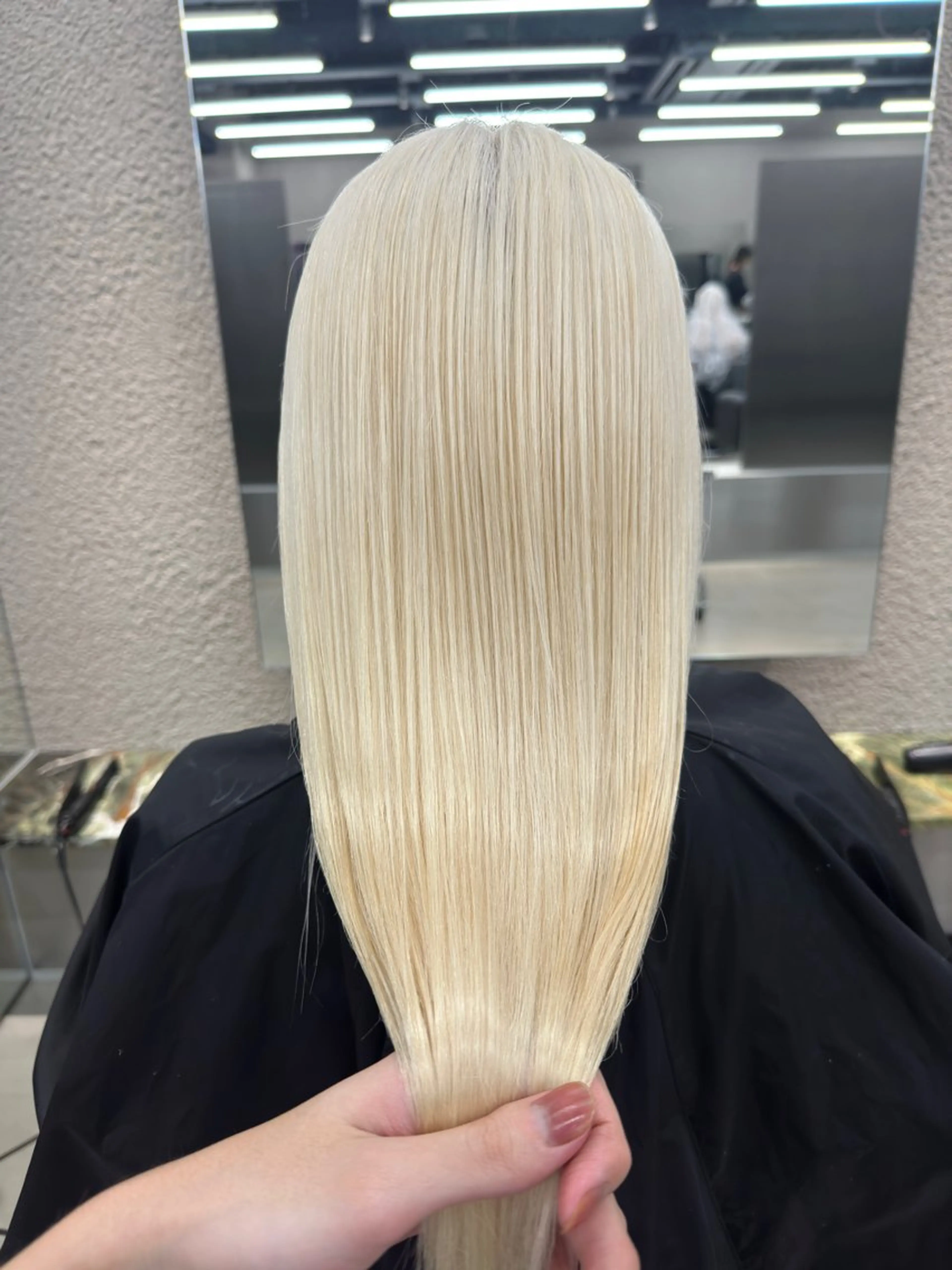 ロング カラー ブロンド ホワイトブロンド ヘアカラー トリートメント 鈴木直之/ハイトーン /ボブ/美髪矯正のヘアスタイル