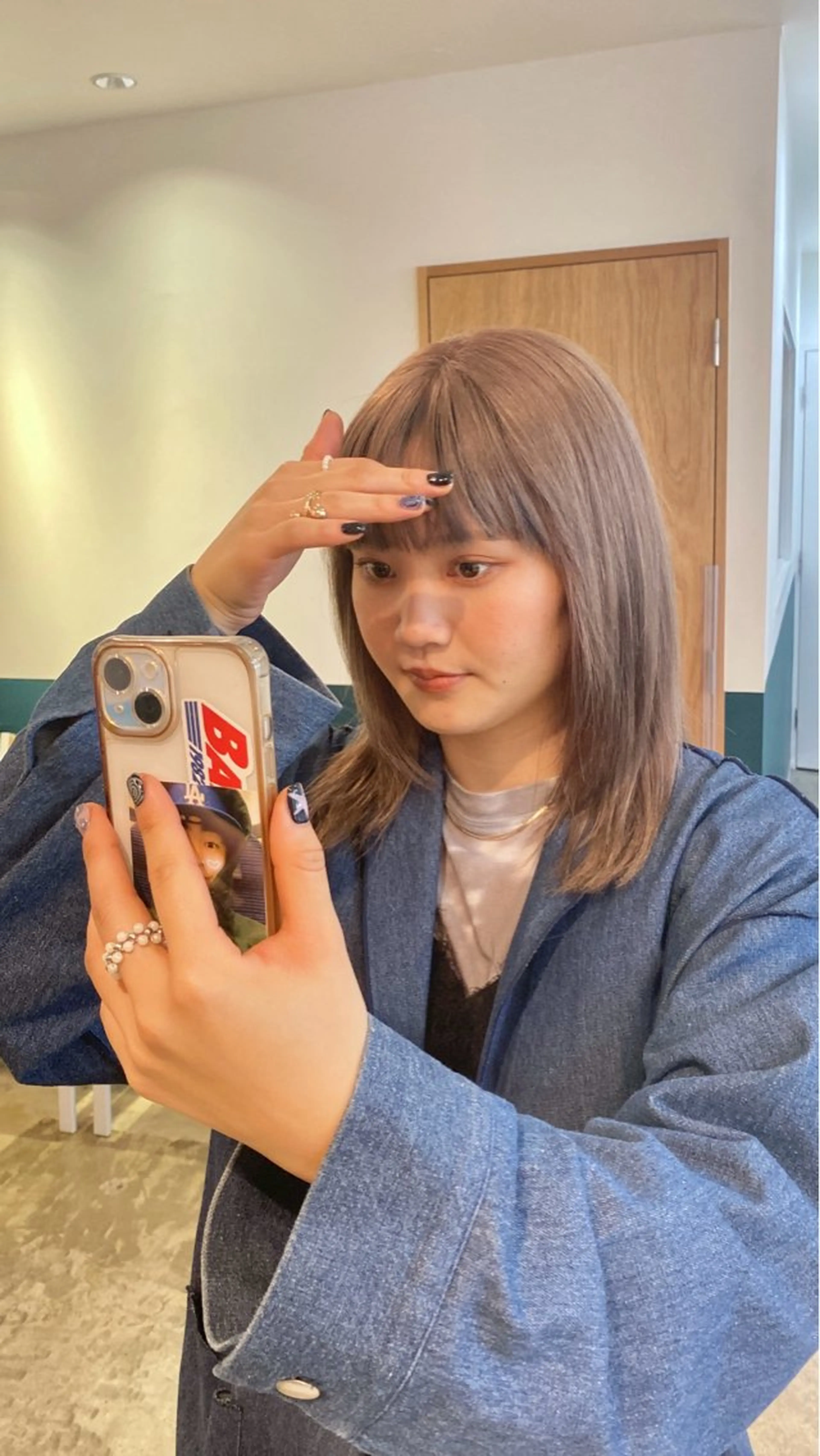 ミディアム カラー ベージュカラー ミルクティーベージュ レイヤーカット 聖斗 /ハイトーン/パーマのヘアスタイル