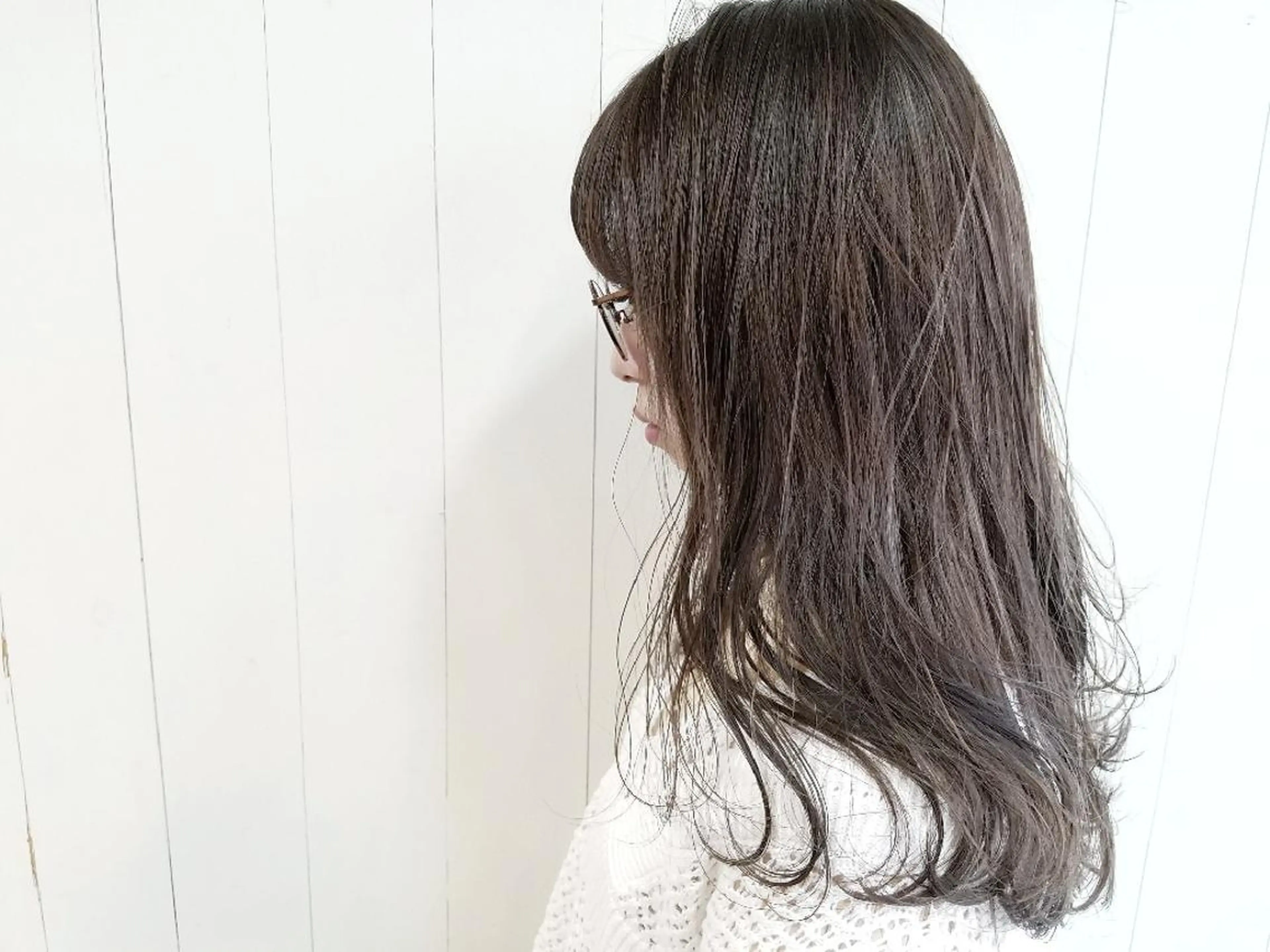 ミディアム カラー ブルーカラー ブルージュ ハイライトカラー ハイライト ウルフ、ボブ美容師 今井のヘアスタイル
