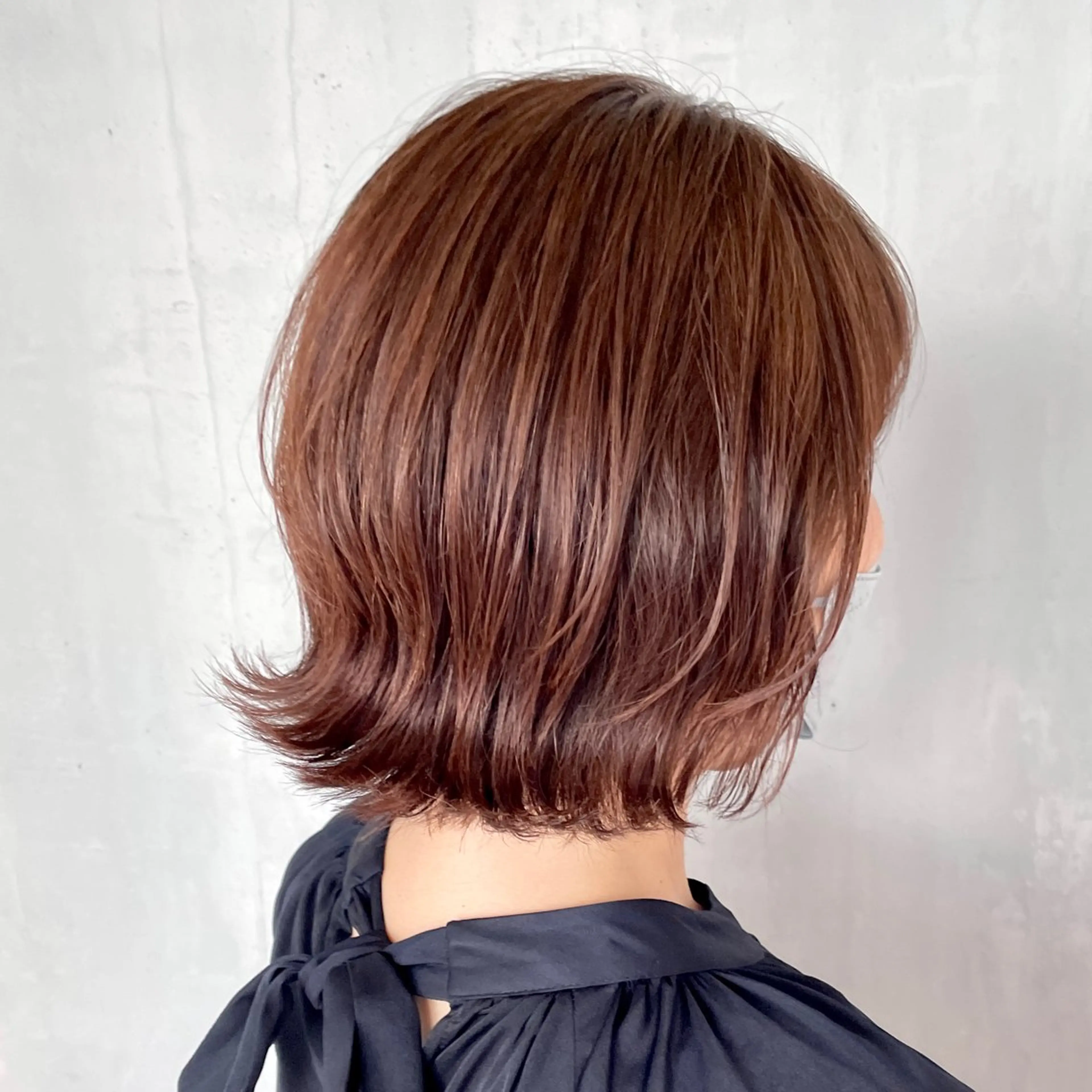 ミディアム カラー ハイライトカラー ボブ 顔周りカット ハイライト ウルフカット カット ヘアカラー DX SHARE SALON所属・ツヤ感白髪ぼかし KEIKOのヘアスタイル