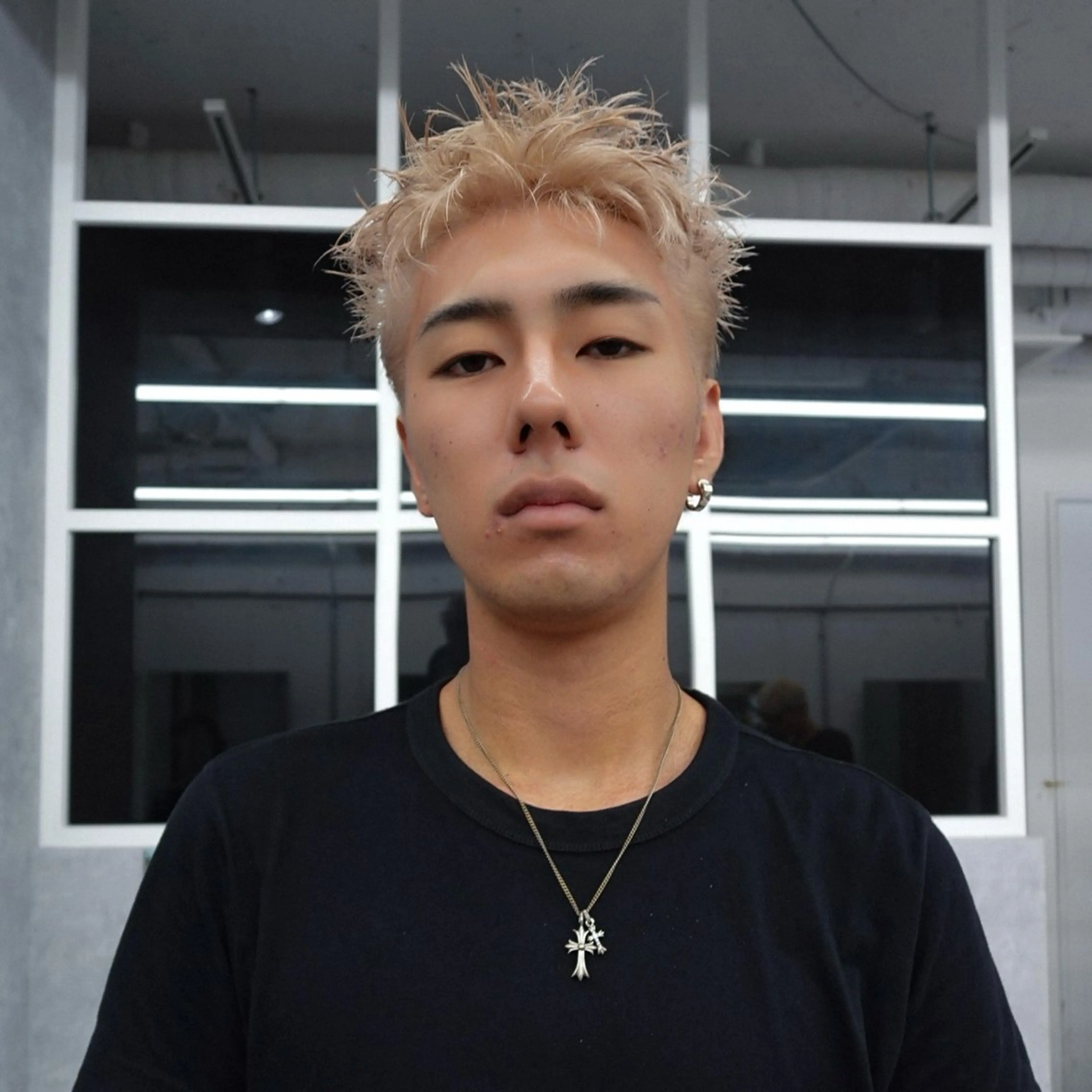カラー メンズ ヘアカラー メンズミルクティー 特化／ハイトーンのヘアスタイル
