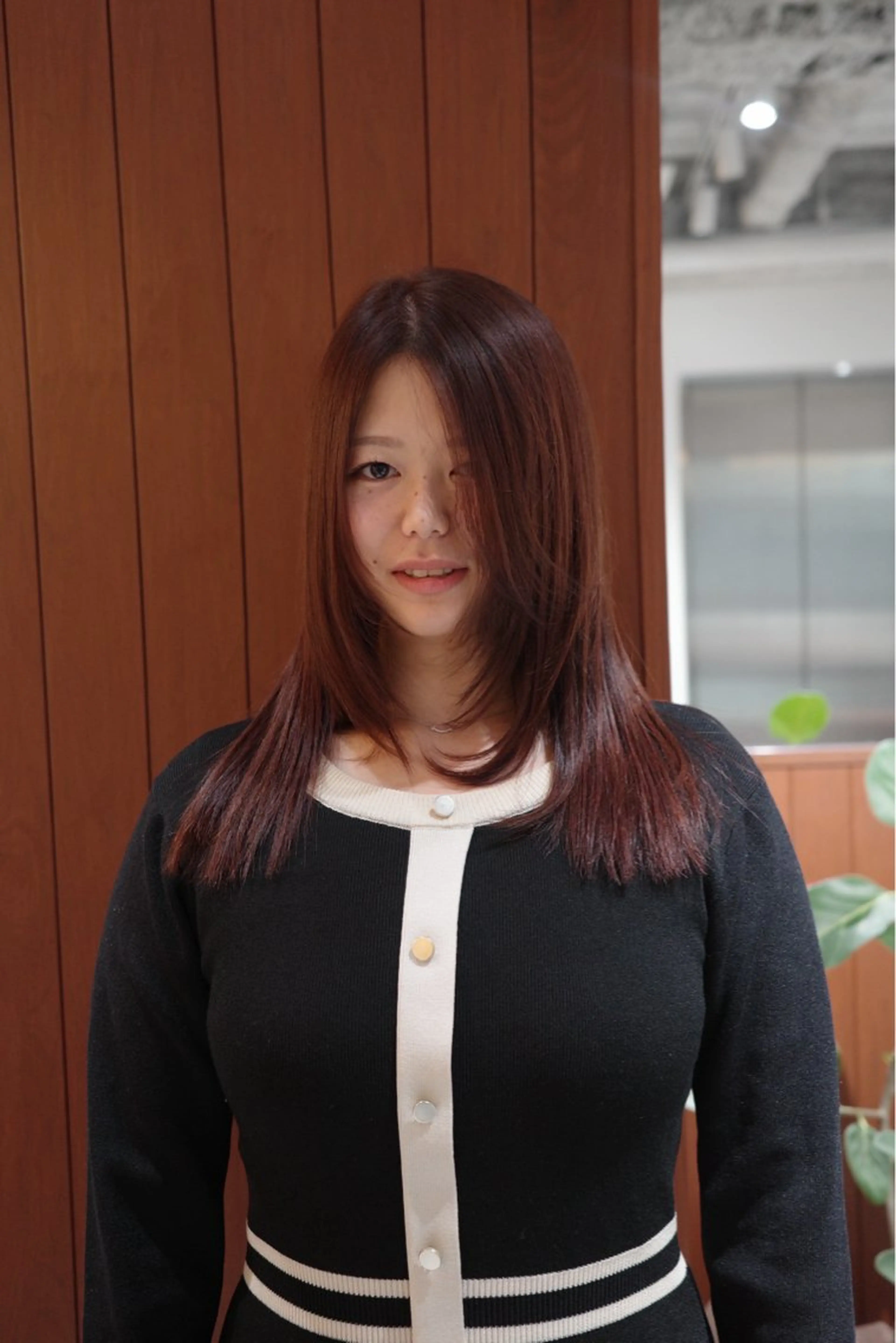 ミディアム カラー ヘアアレンジ お団子ヘア ショートボブ アッシュ ミストバング ベージュカラー ヘアカラー opus 店長大和 レイヤー/赤み消しのヘアスタイル