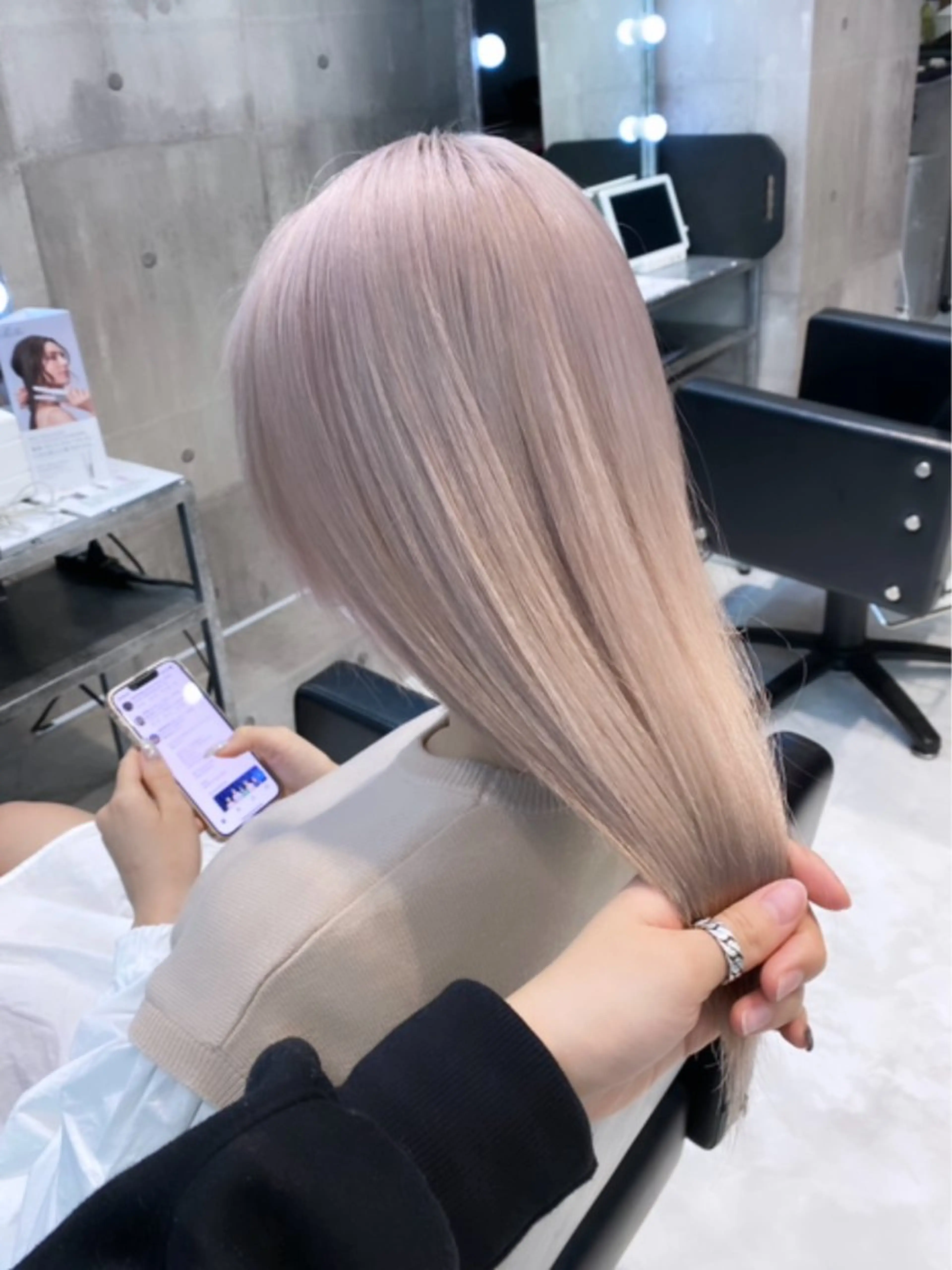 ミディアム カット ヘアカラー トリートメント 🩵艶ハイトーン 🩵 𝓨𝓤𝓤のヘアスタイル