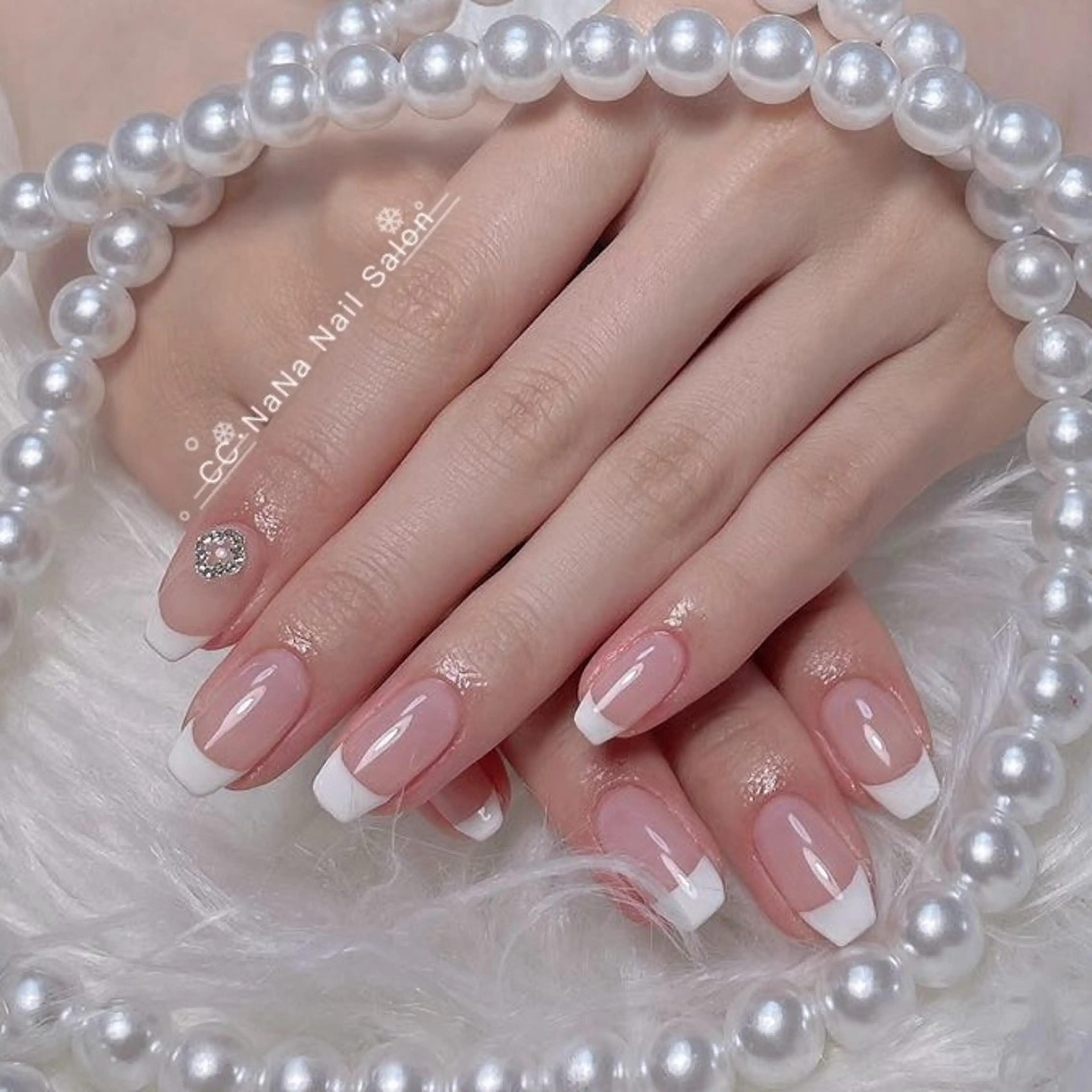 ネイル フレンチネイル ハンドネイル 💎CC・NaNa 韓国風ネイル🌙のネイルデザイン