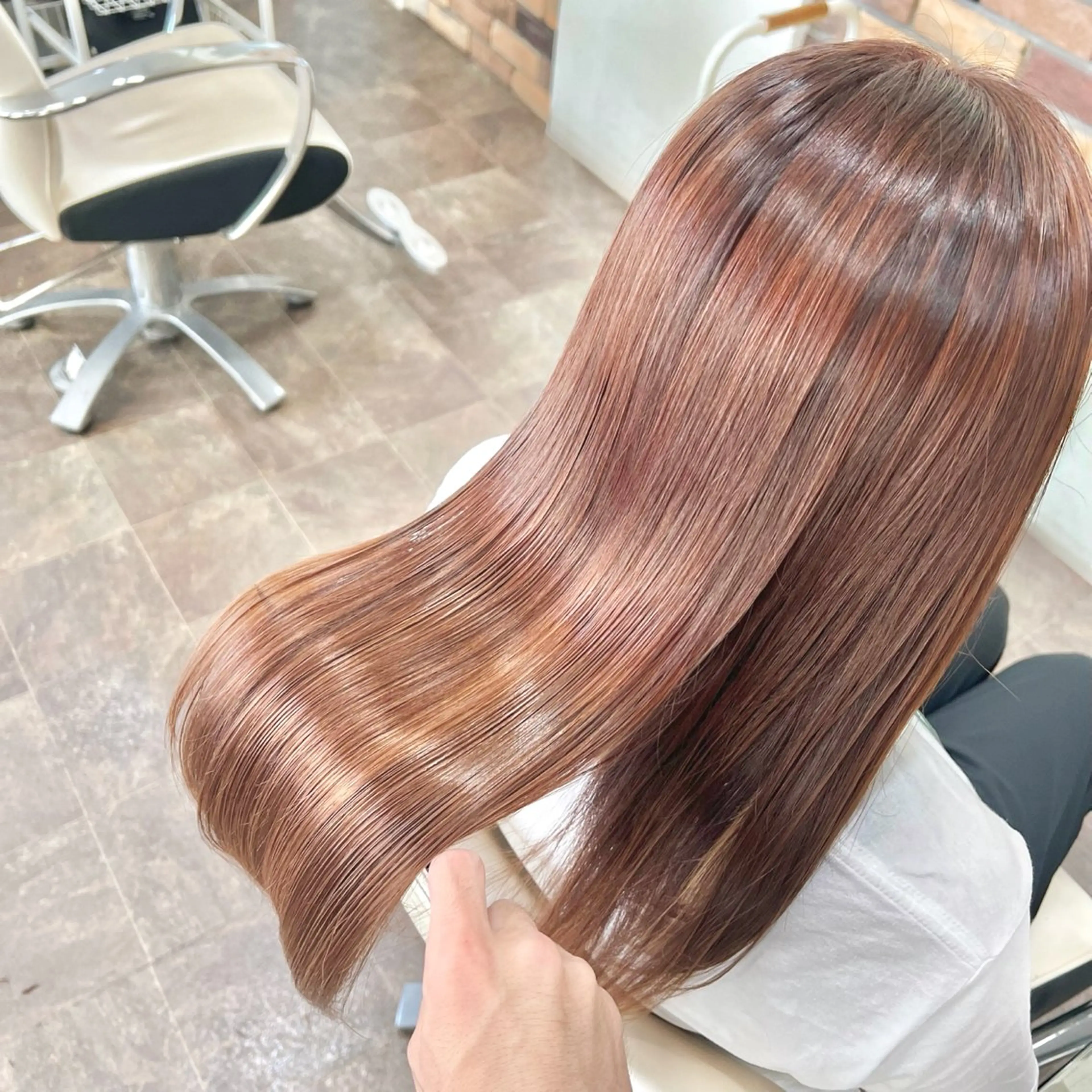 セミロング カラー パーマ 髪質改善 縮毛矯正 カット ヘアカラー 縮毛矯正 トリートメント スパークヘア所属・大人女性の縮毛矯正/ お手入れ簡単/馬渕樹のヘアスタイル