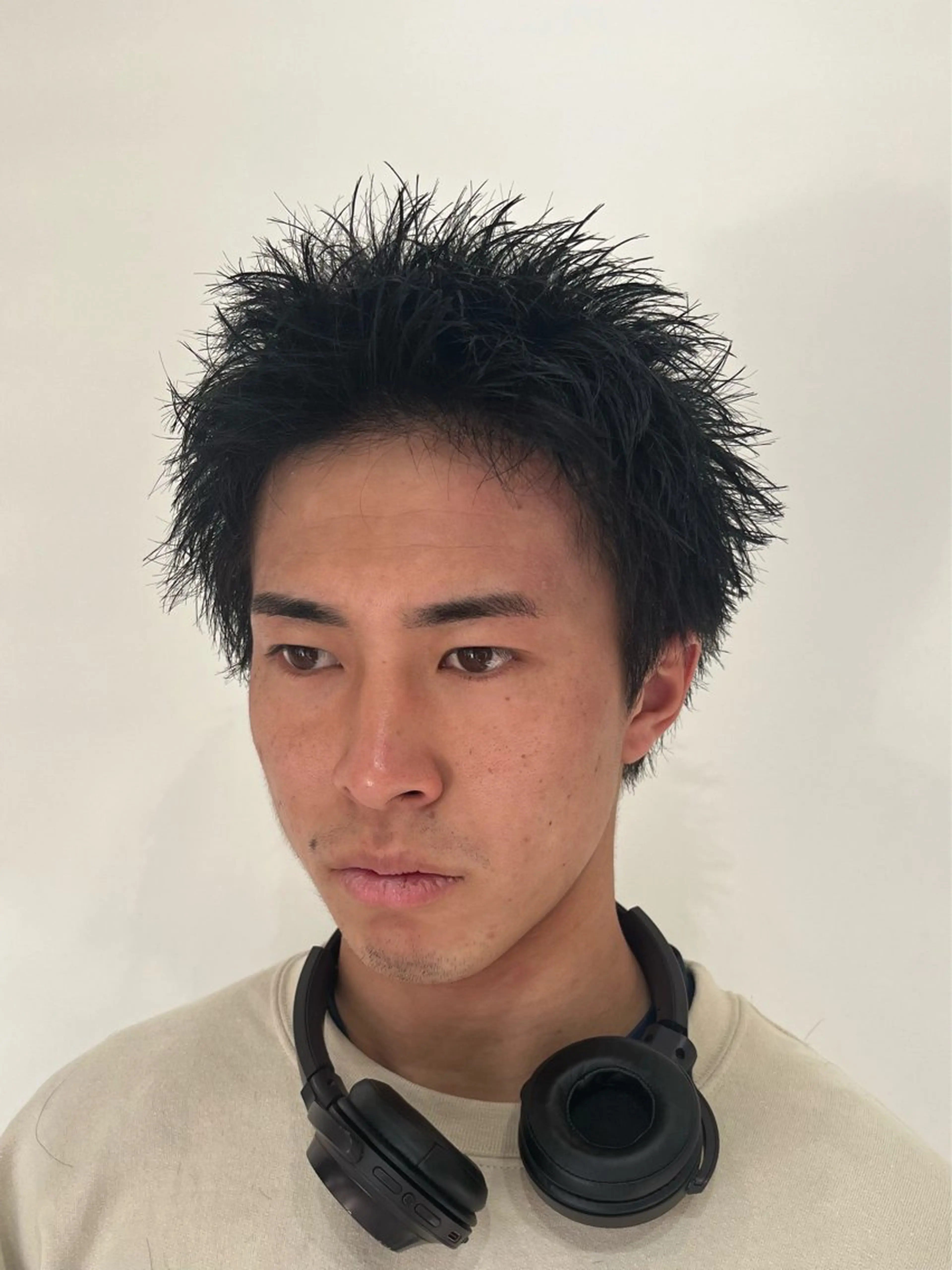 ショート メンズ メンズショート スパイキーショート ショートヘア カット トリートメント 【店長】メンズ職人 短髪　ハイトーン🔥のヘアスタイル