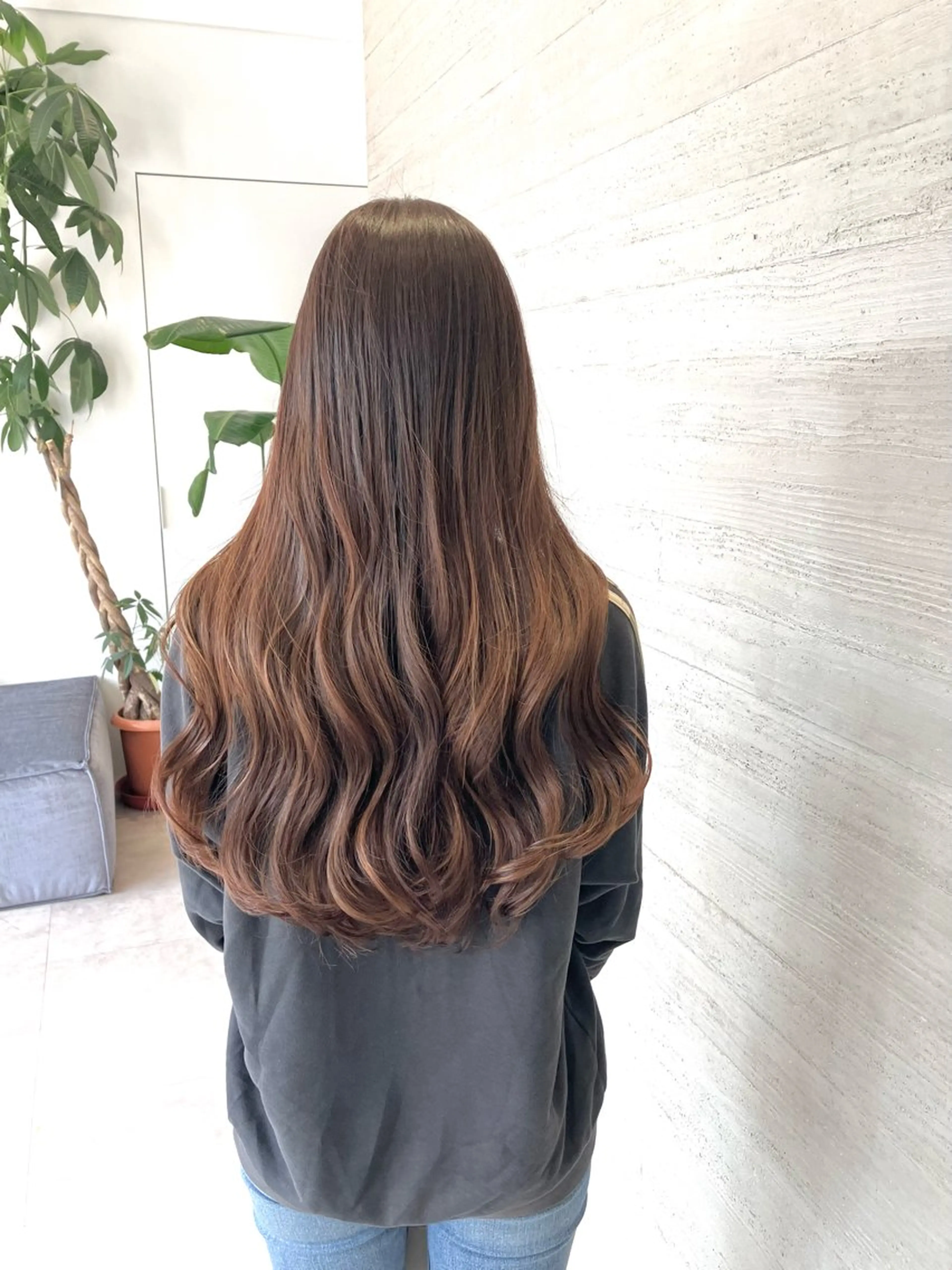 ロング サキ🤍ハイトーン 🩰くびれ巻きヘアのヘアスタイル