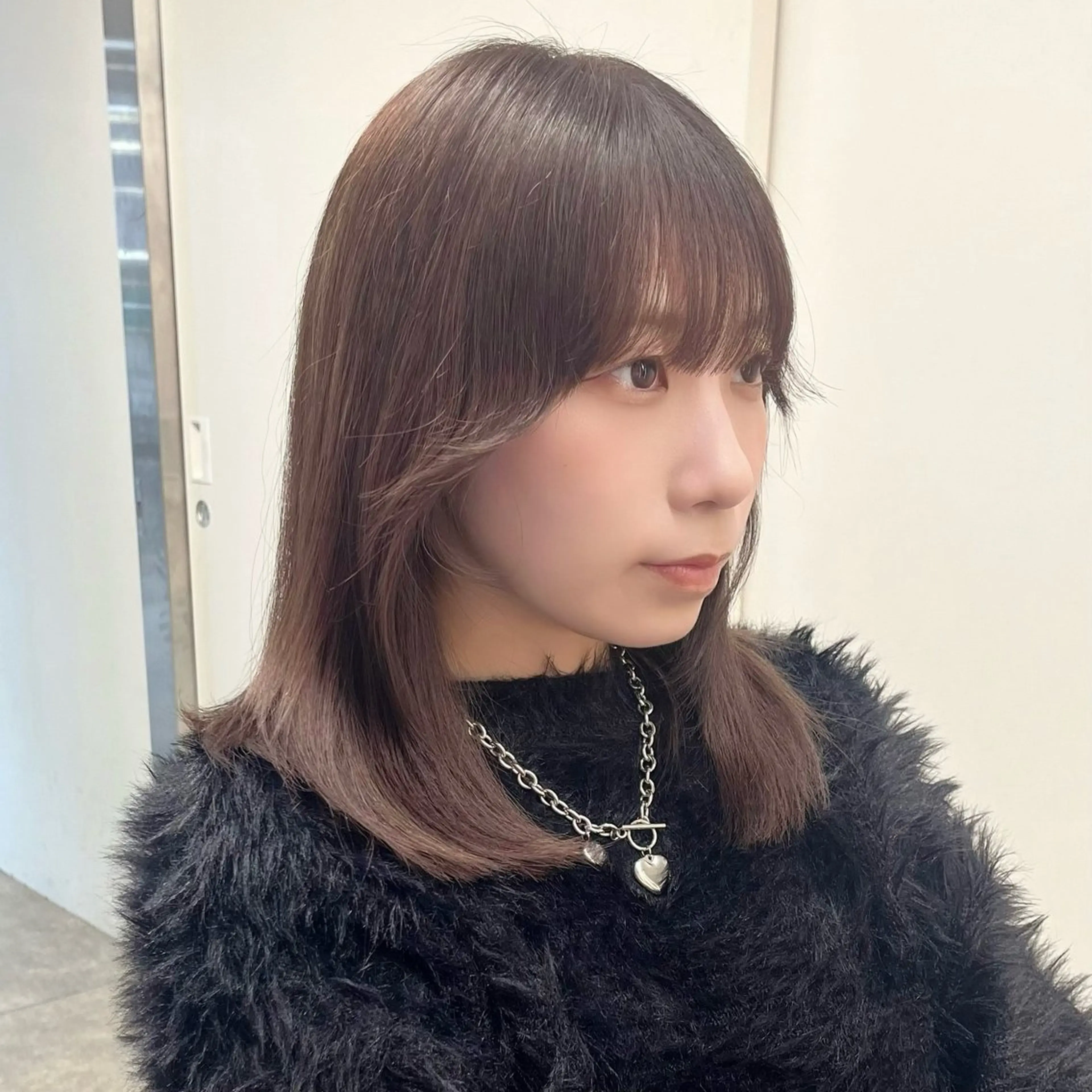 セミロング カラー ブラウンカラー ココアブラウン 韓国風ヘア カット ヘアカラー トリートメント sia所属・巻ける縮毛矯正🪞 髪質改善特化谷名勇輝のヘアスタイル