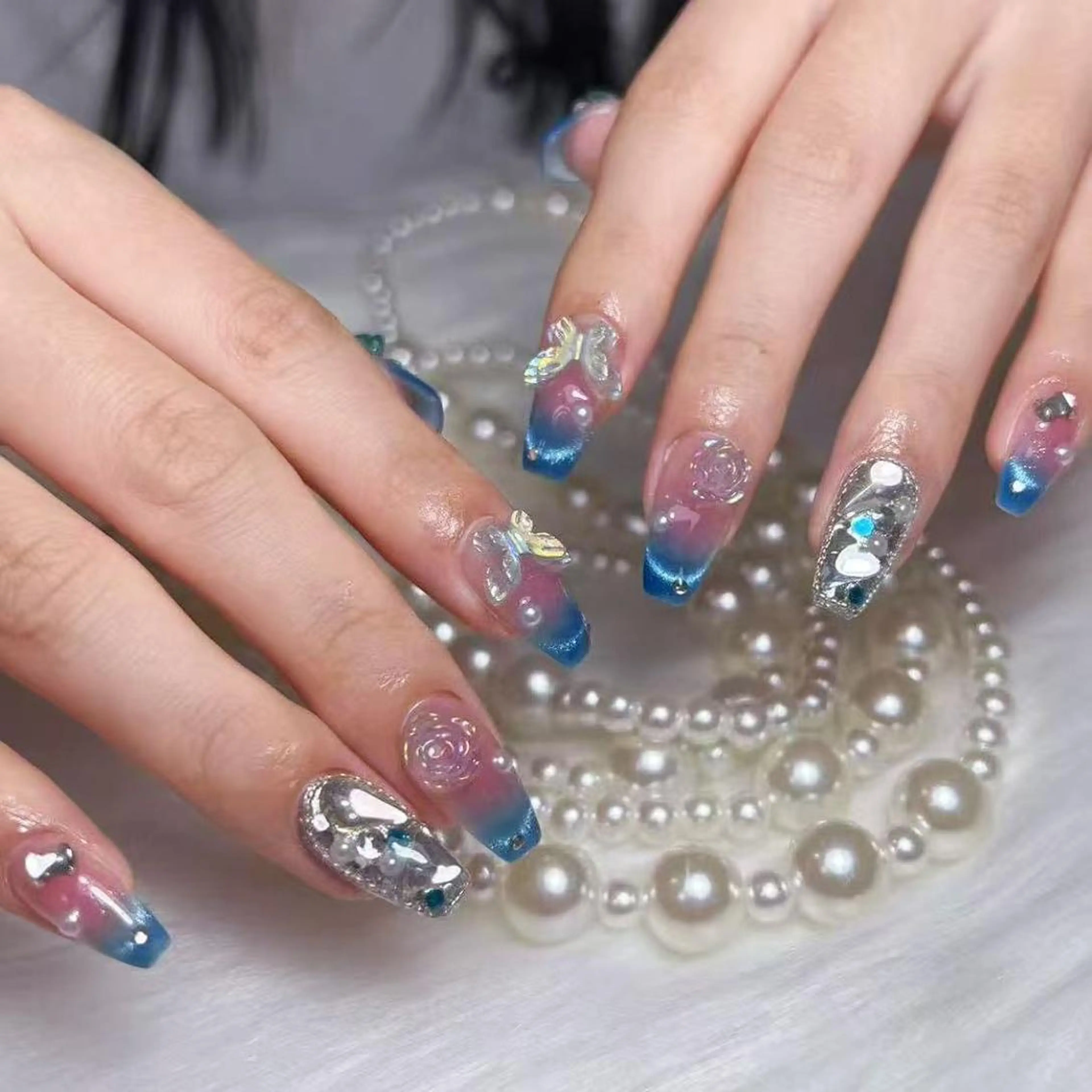 ネイル アートネイル オーロラネイル ガーリー キラキラネイル マグネットネイル ハンドネイル YOYO 💅のネイルデザイン